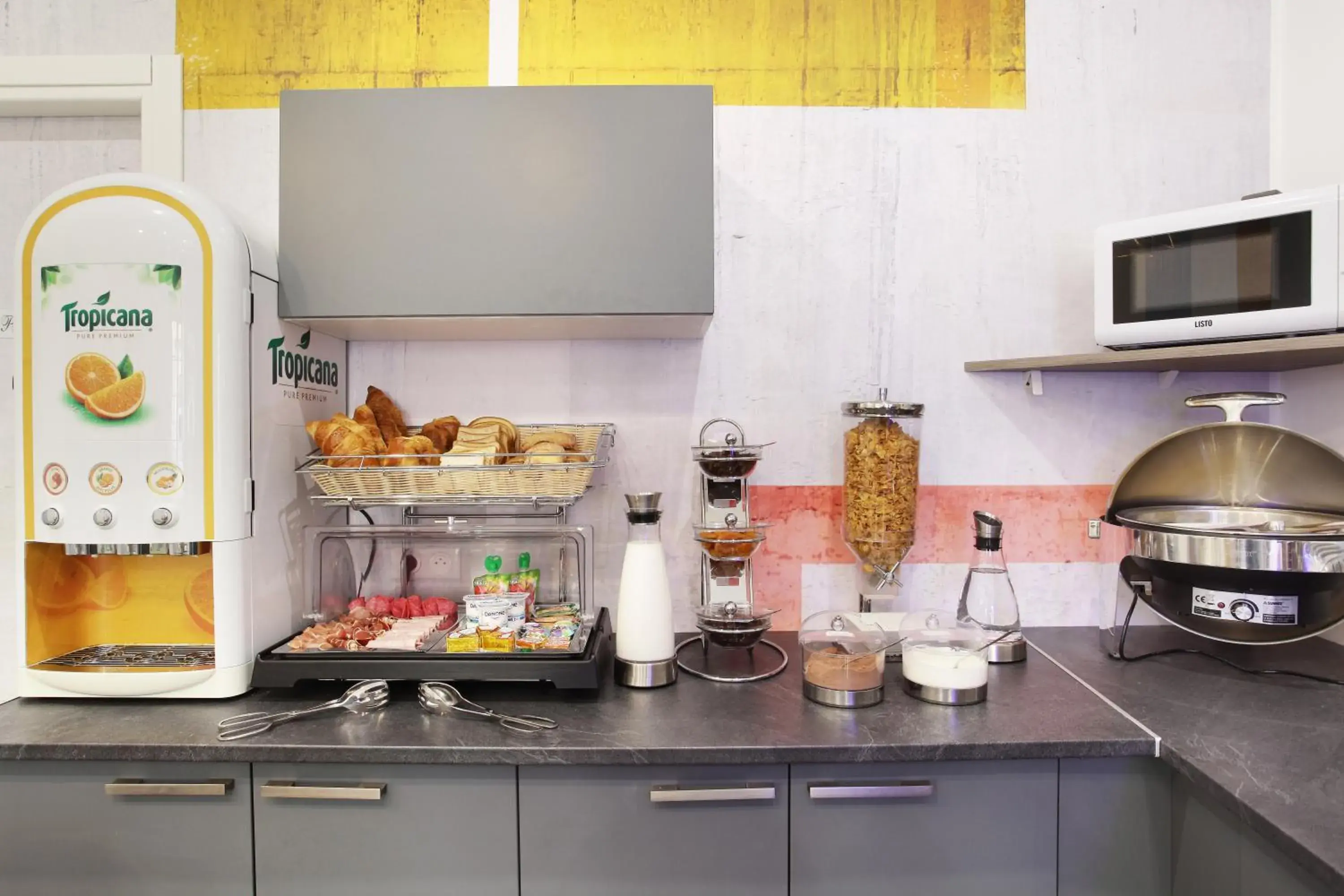 Food and drinks in Hôtel Alcôve Nice Food and drinks in Hôtel Alcôve Nice