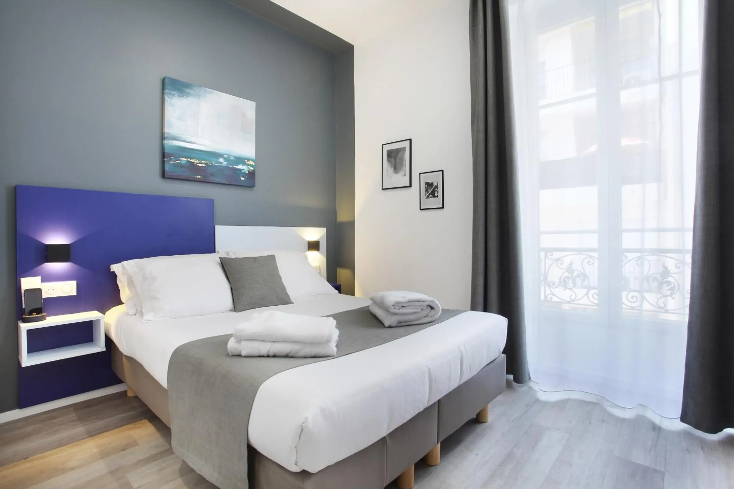 Photo of the whole room, Bed in Hôtel Alcôve Nice Photo of the whole room, Bed in Hôtel Alcôve Nice