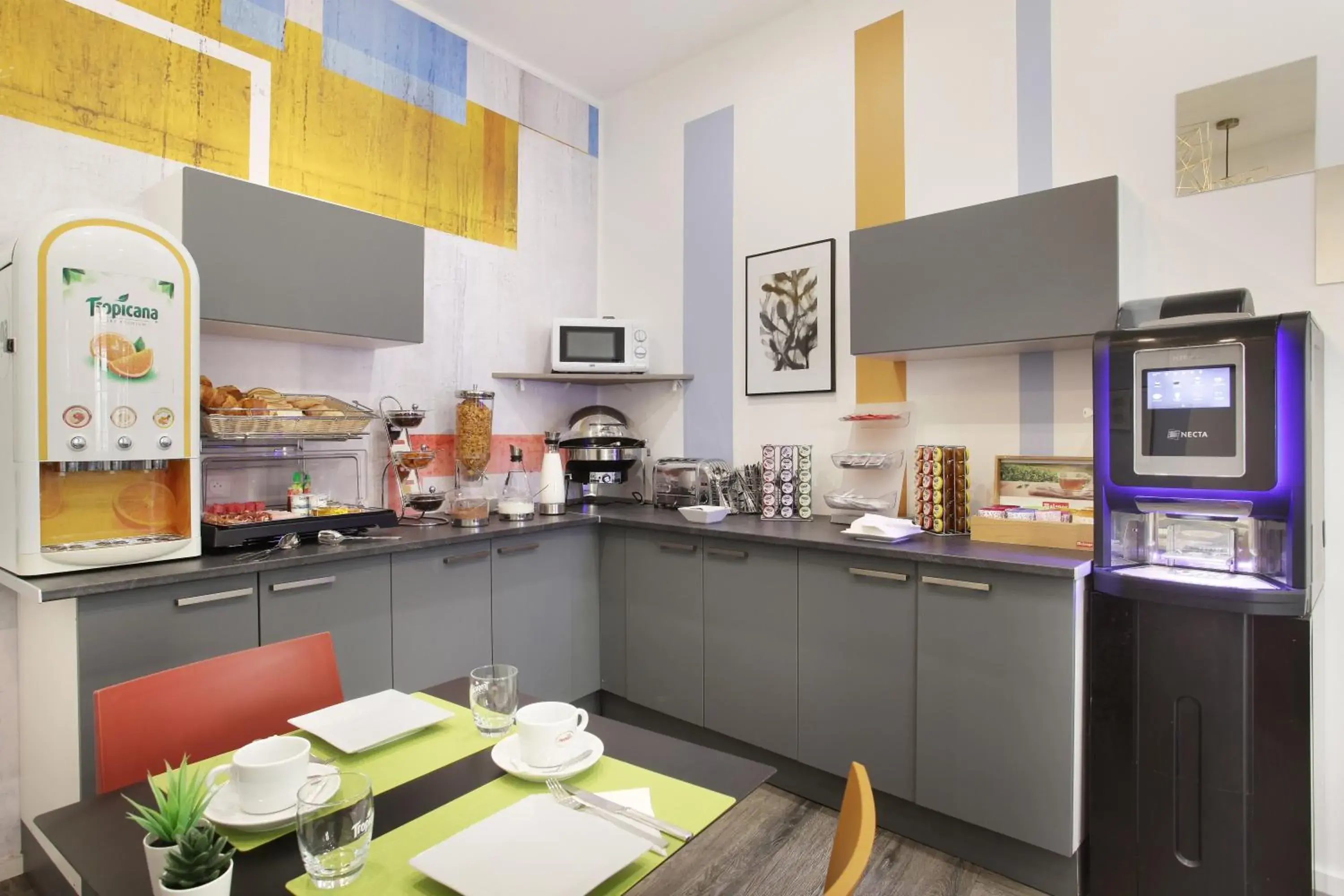 Breakfast in Hôtel Alcôve Nice Breakfast in Hôtel Alcôve Nice