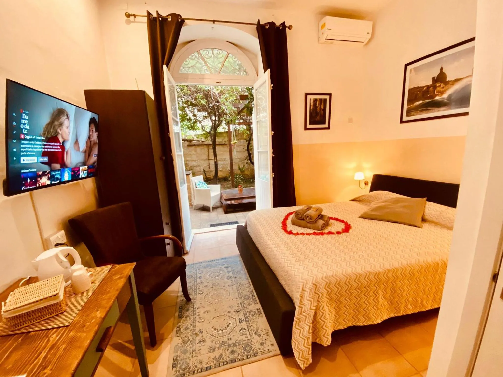 TV and multimedia, Bed in The Maltese Sun