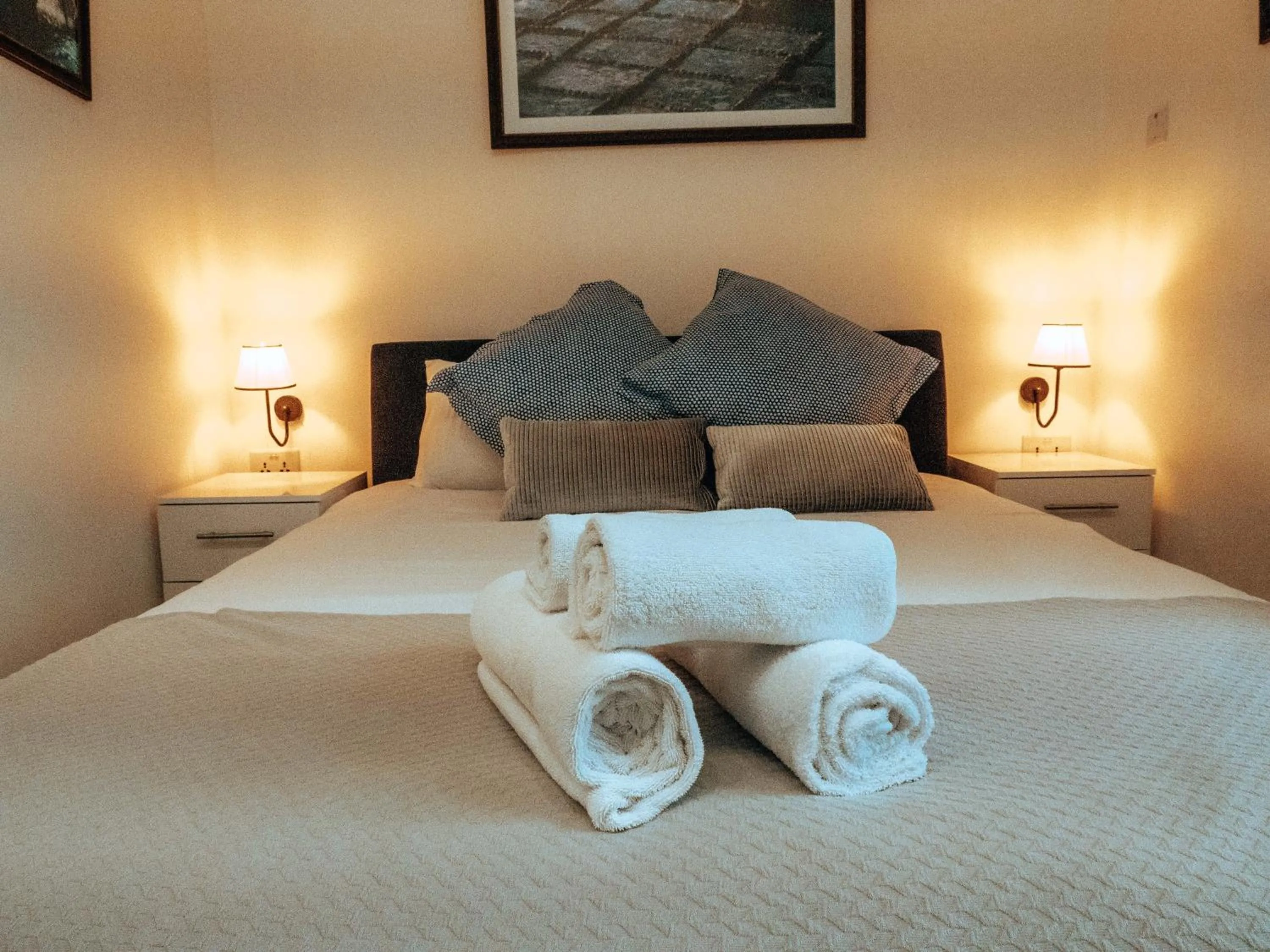 Bed in The Maltese Sun