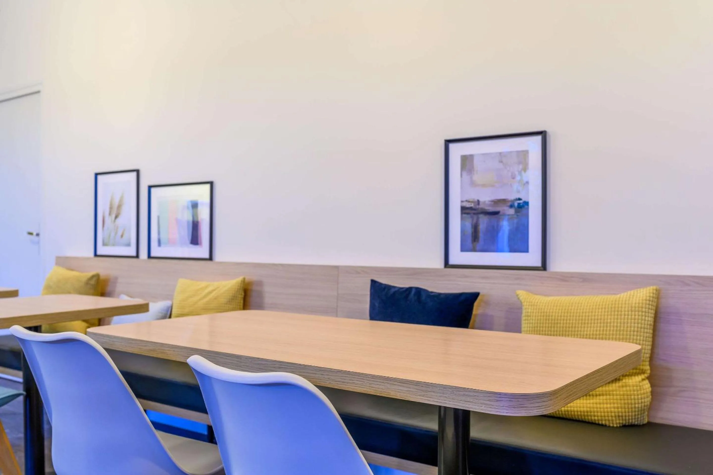 Restaurant/places to eat in Comfort Hotel Amiens Nord