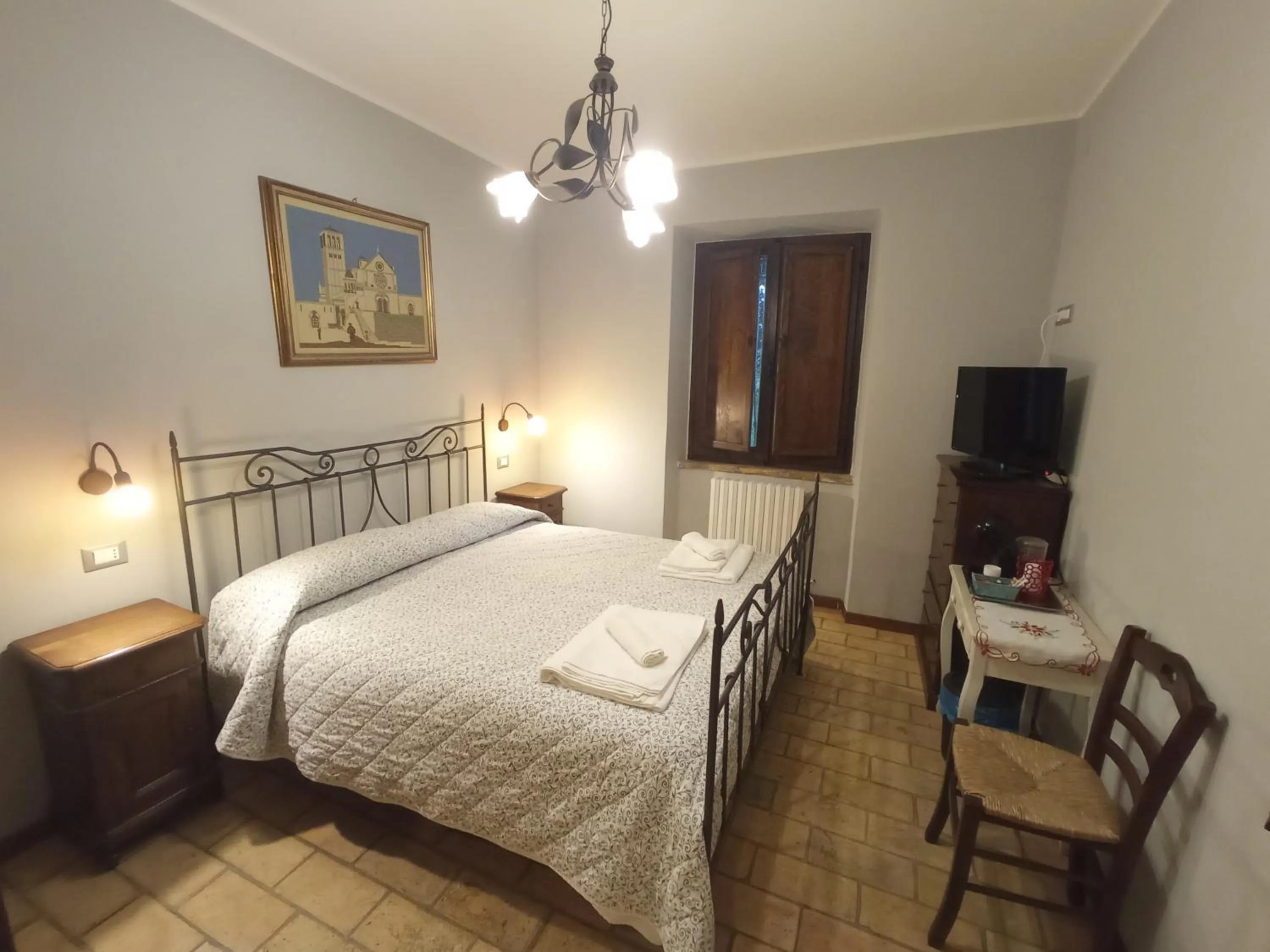 Bed in All'Ombra di San Damiano