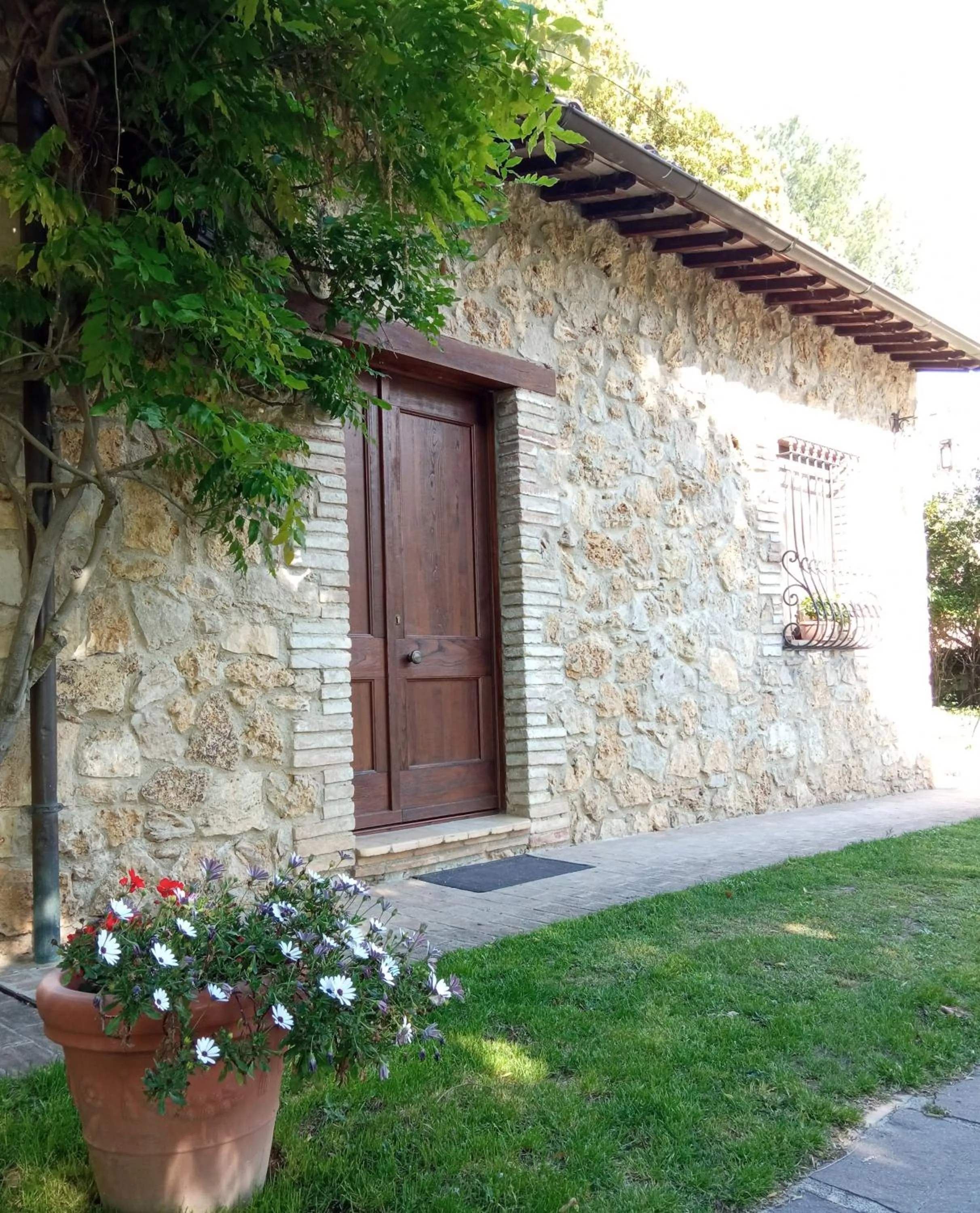 Property building in All'Ombra di San Damiano