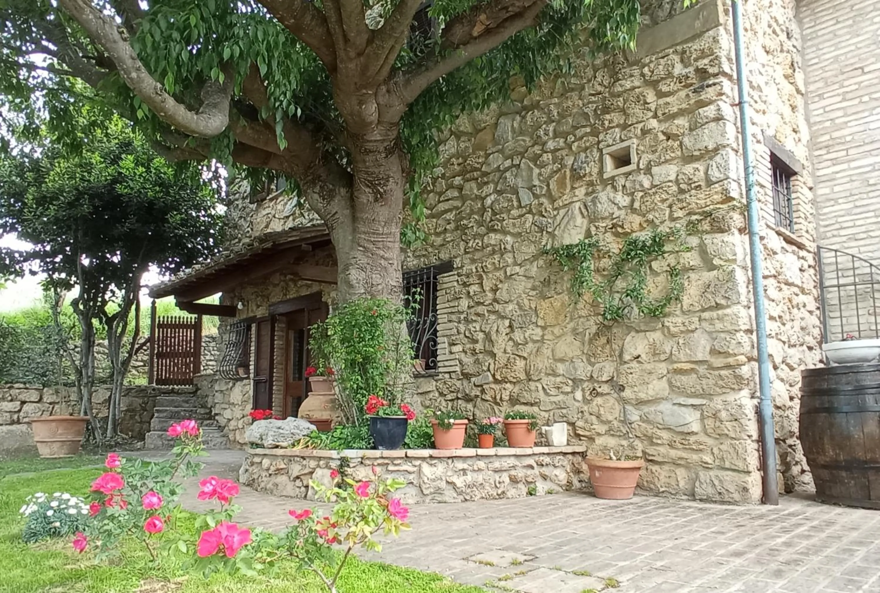 Property building in All'Ombra di San Damiano