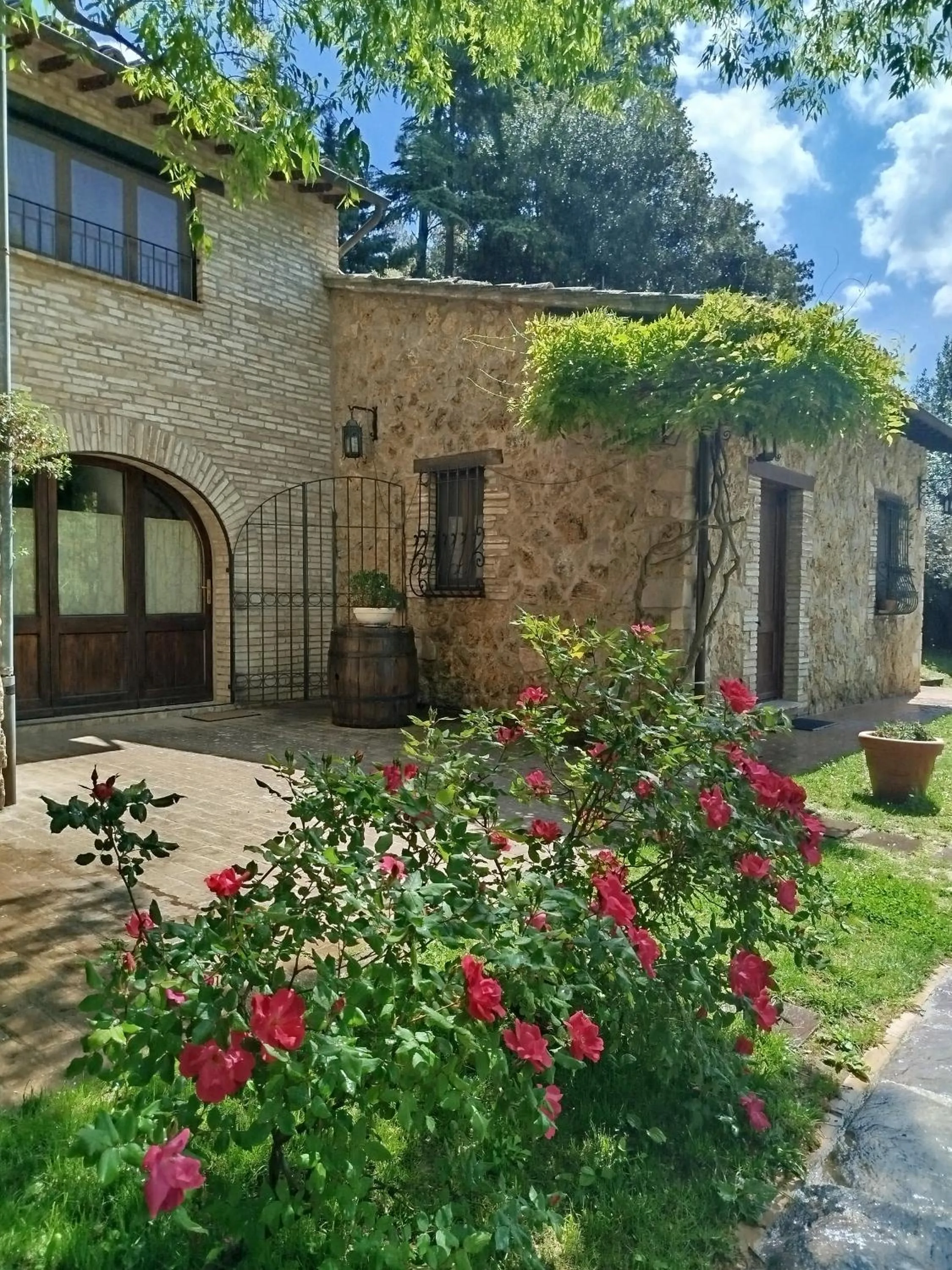Property building in All'Ombra di San Damiano