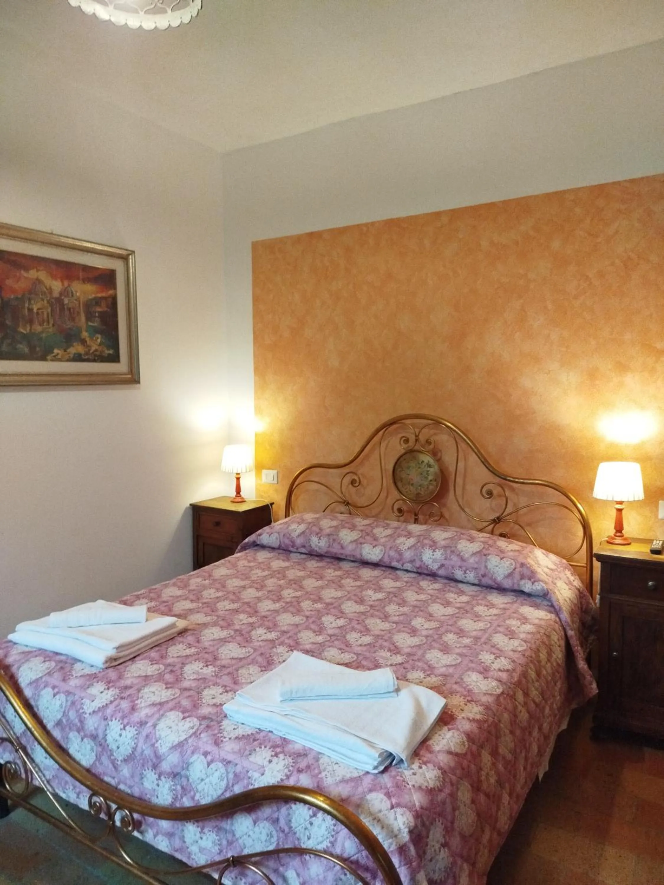 Bedroom, Bed in All'Ombra di San Damiano