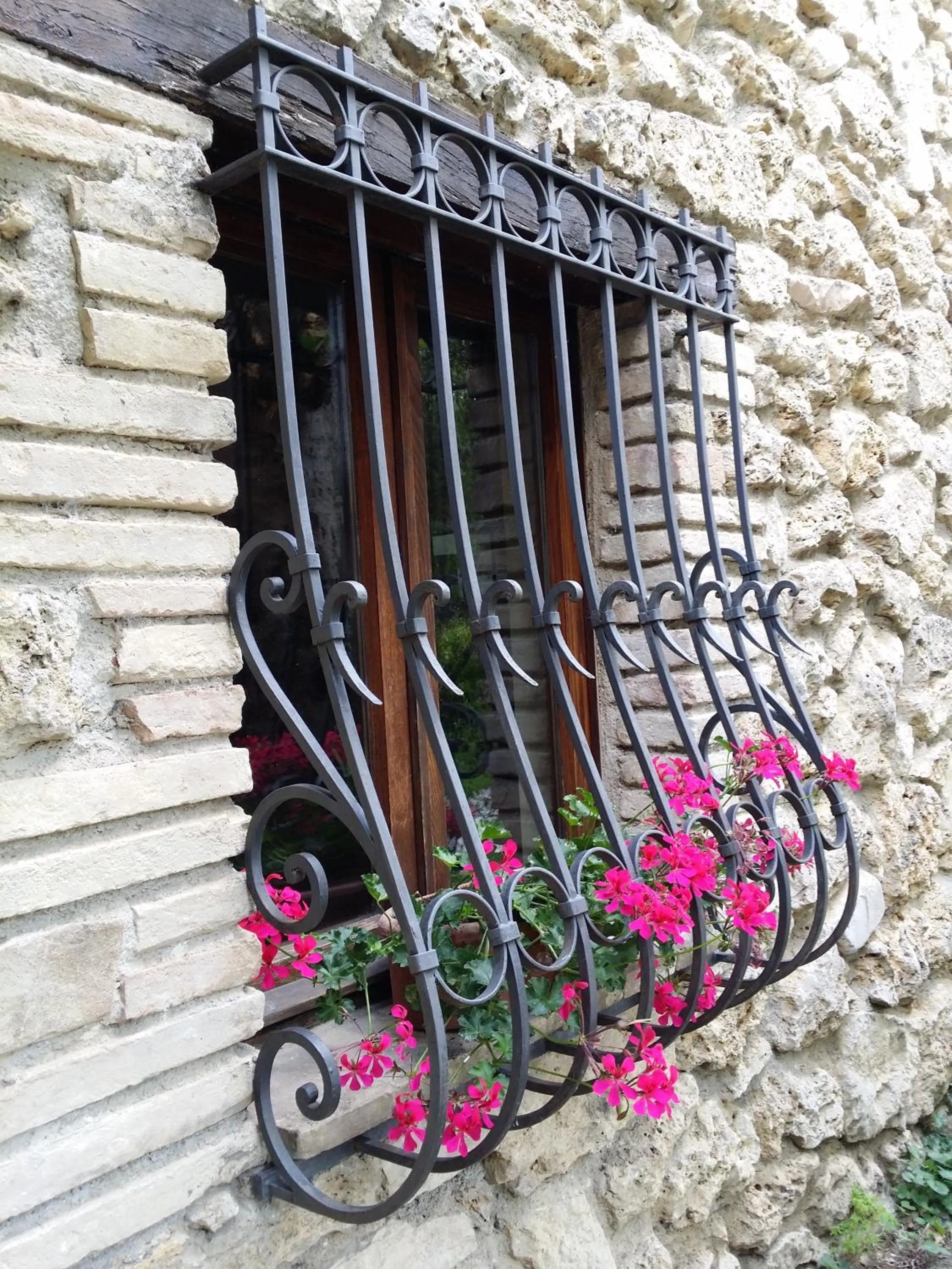 Decorative detail in All'Ombra di San Damiano
