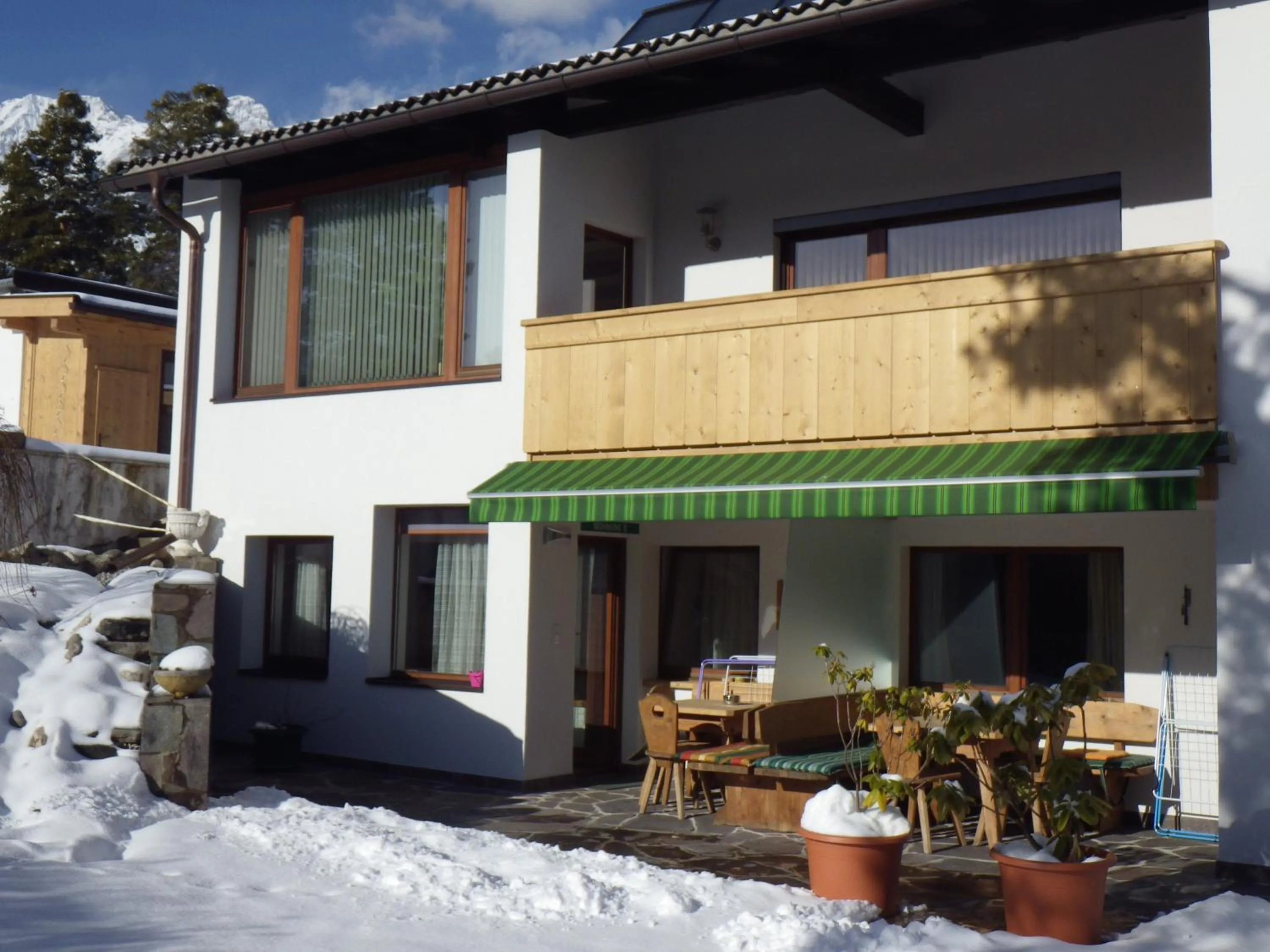 Facade/entrance in Haus Thomas