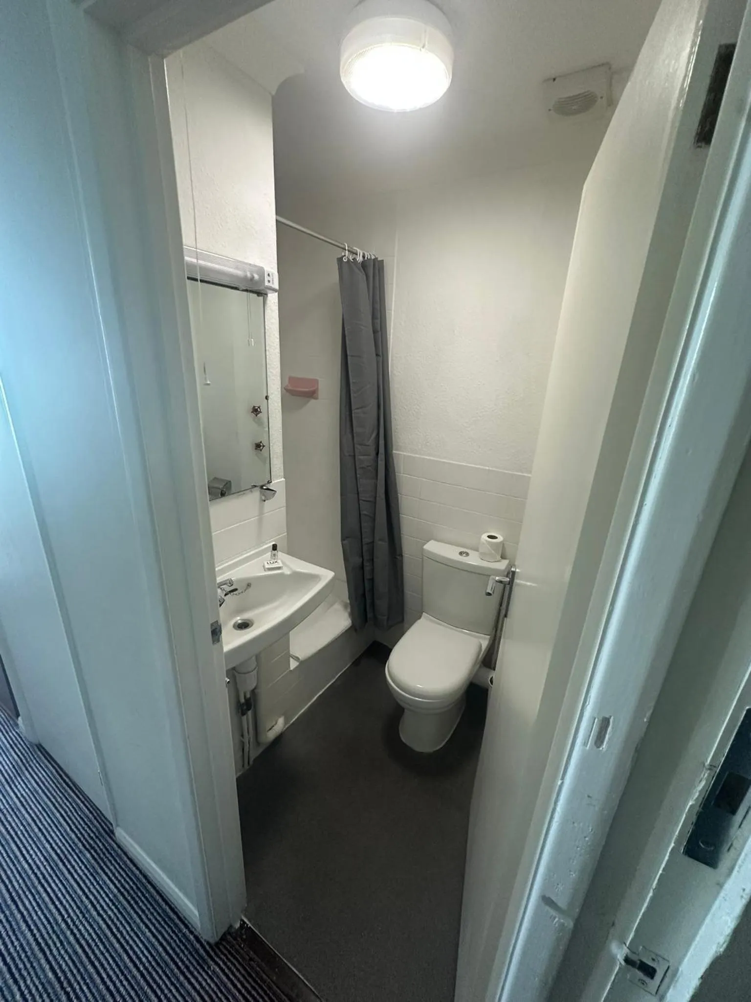 Bathroom in West Rocks Townhouse