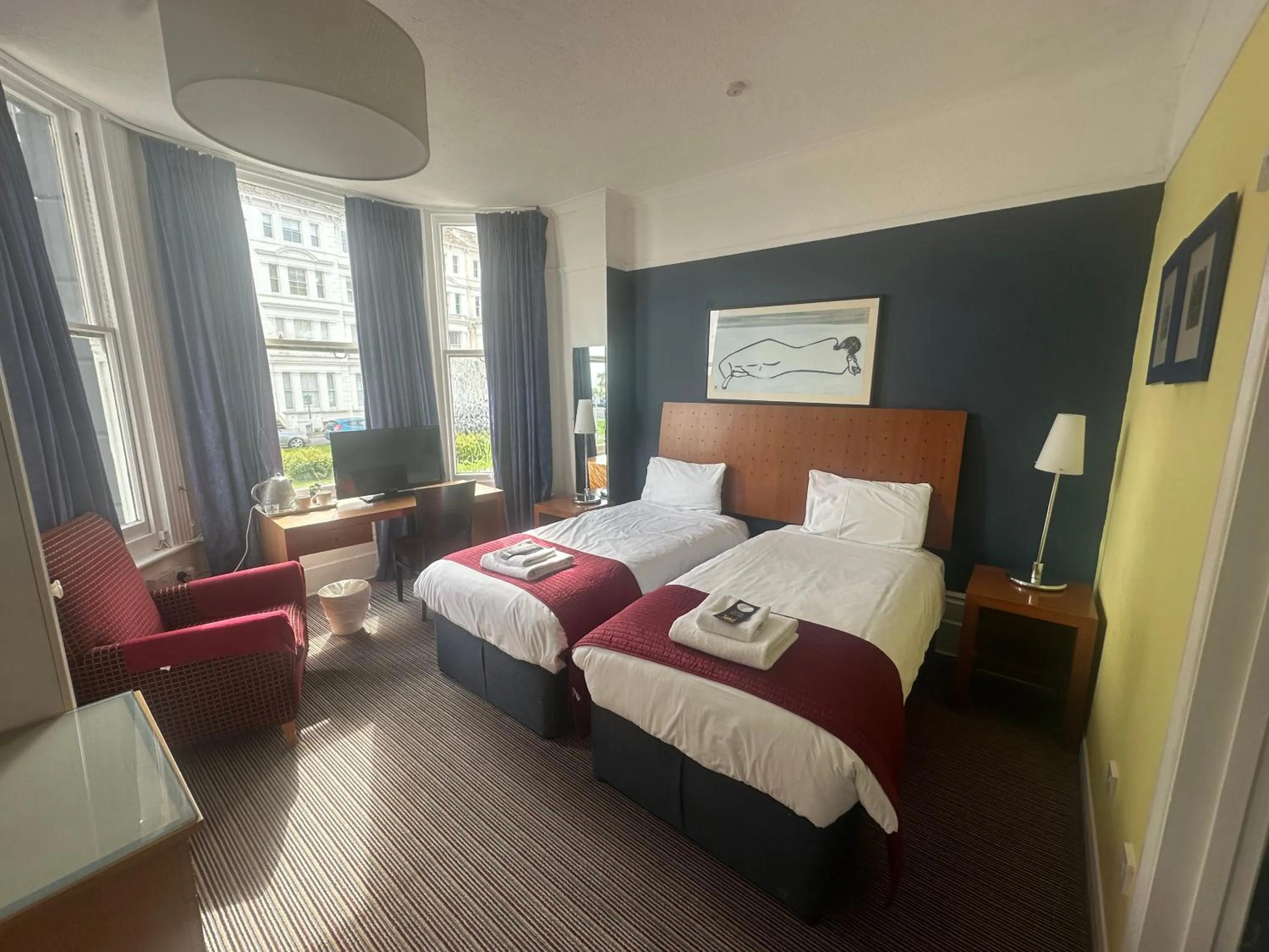 Bedroom, Bed in West Rocks Townhouse