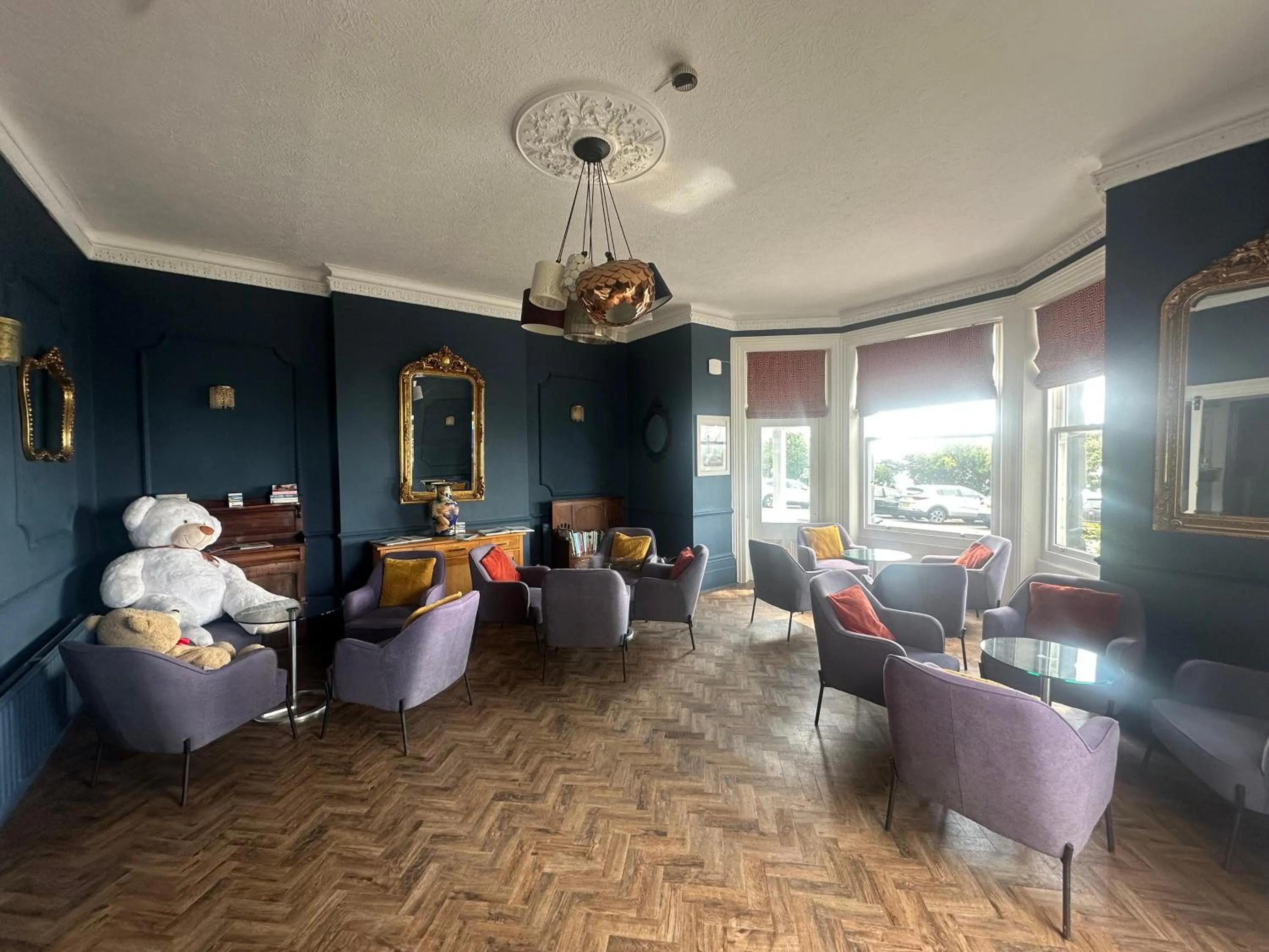 Lounge or bar in West Rocks Townhouse