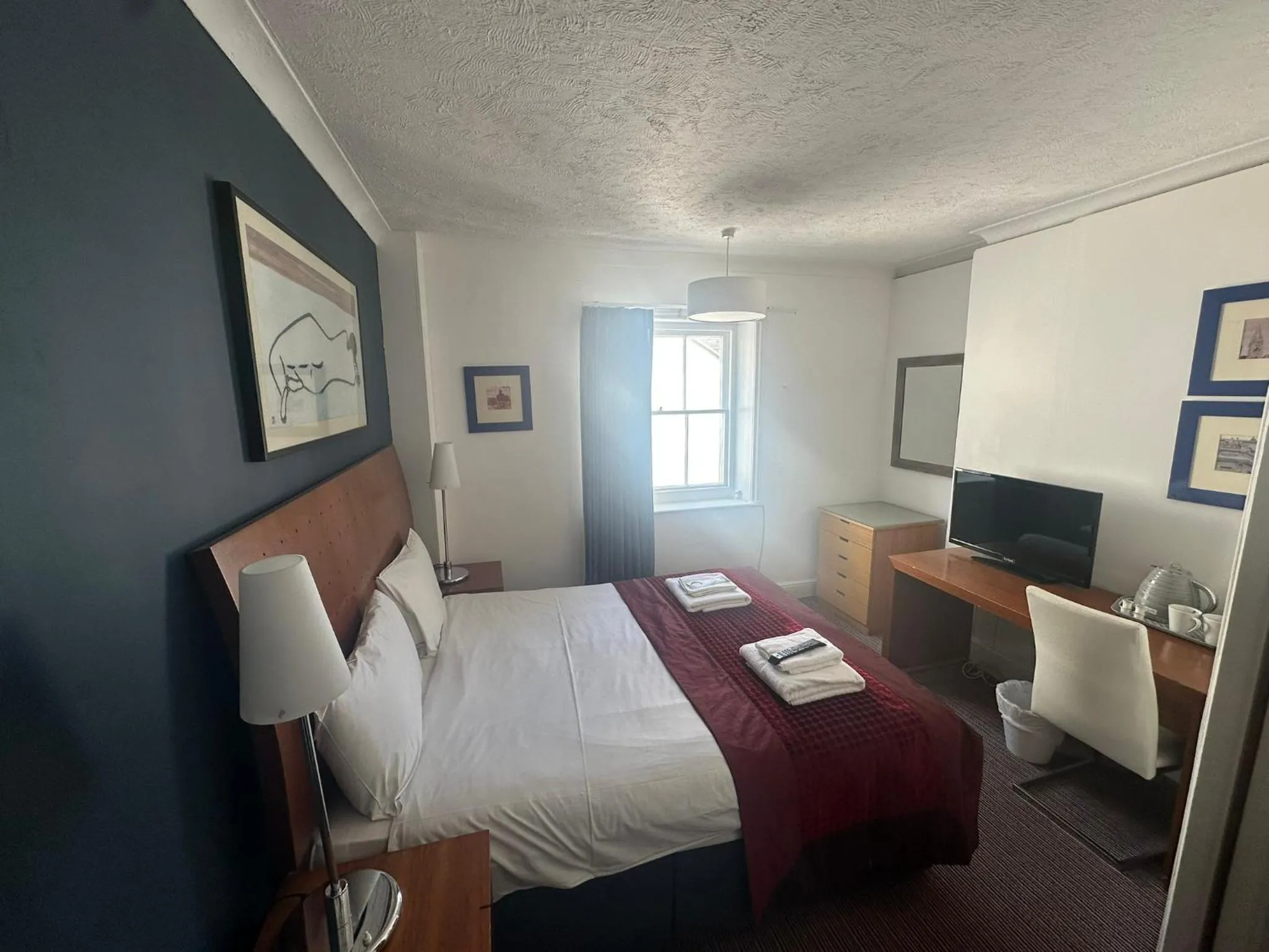 Bed in West Rocks Townhouse