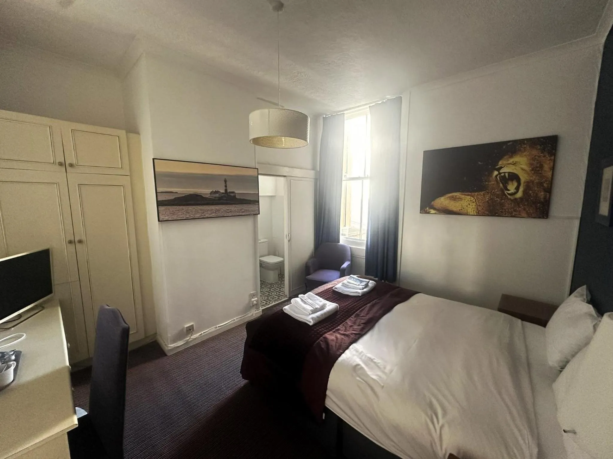 Bed in West Rocks Townhouse