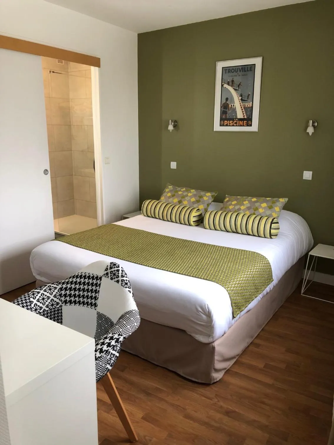 Bed in Cit'Hotel Atlantis