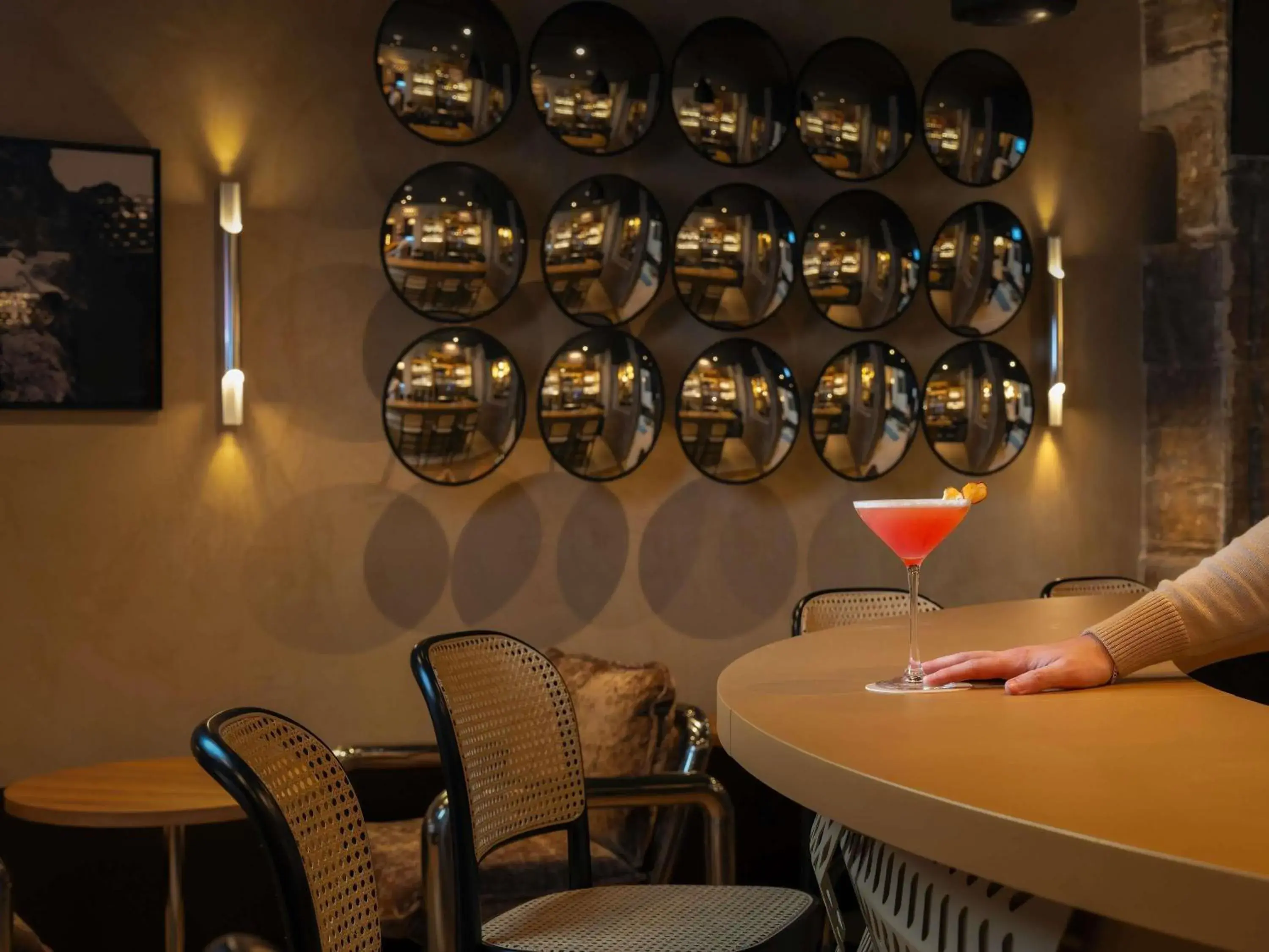 Lounge or bar in Hotel Maison Louise Lille Centre - Handwritten Collection Lounge or bar in Hotel Maison Louise Lille Centre - Handwritten Collection