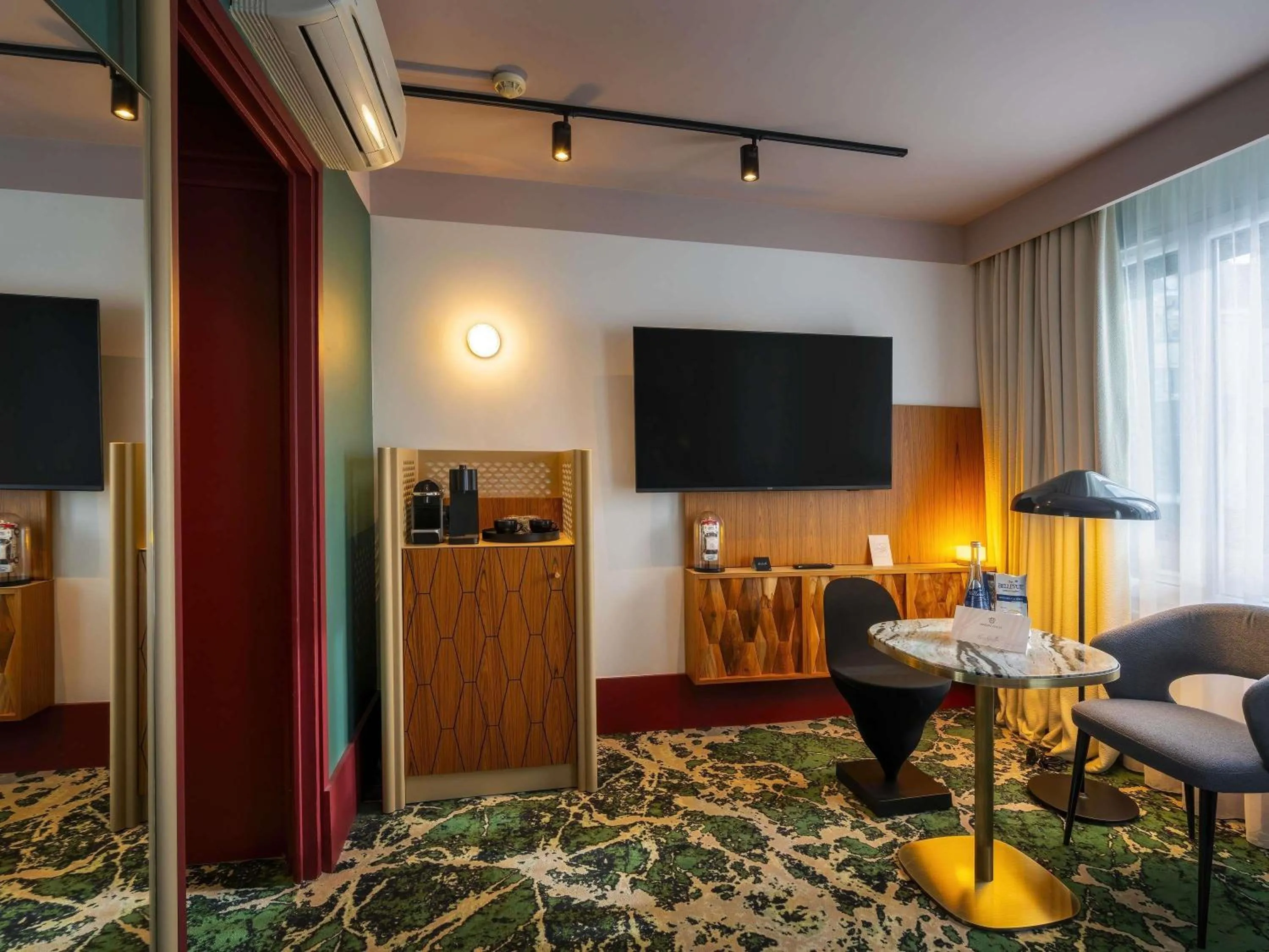 Bedroom in Hotel Maison Louise Lille Centre - Handwritten Collection