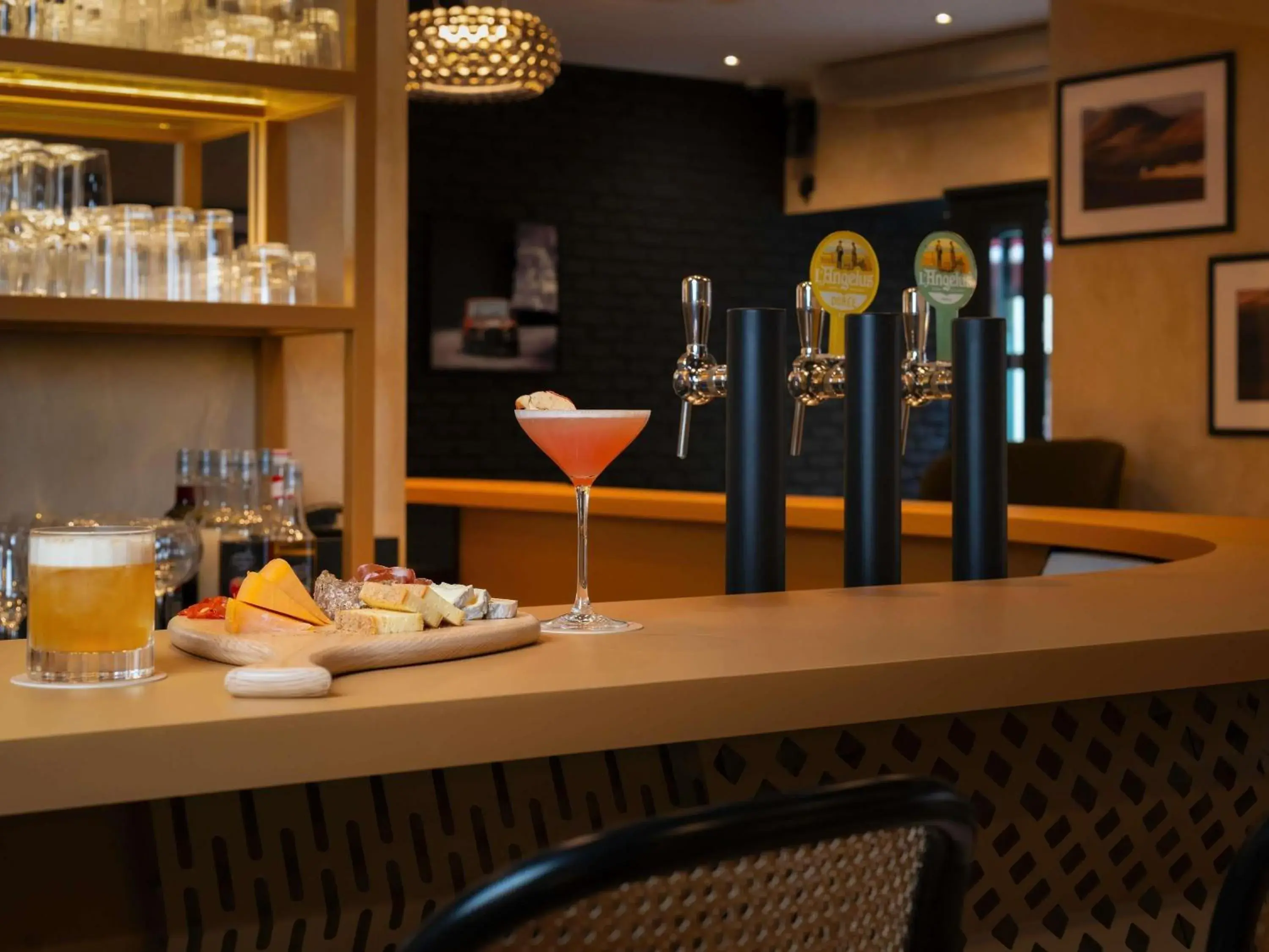 Lounge or bar in Hotel Maison Louise Lille Centre - Handwritten Collection Lounge or bar in Hotel Maison Louise Lille Centre - Handwritten Collection