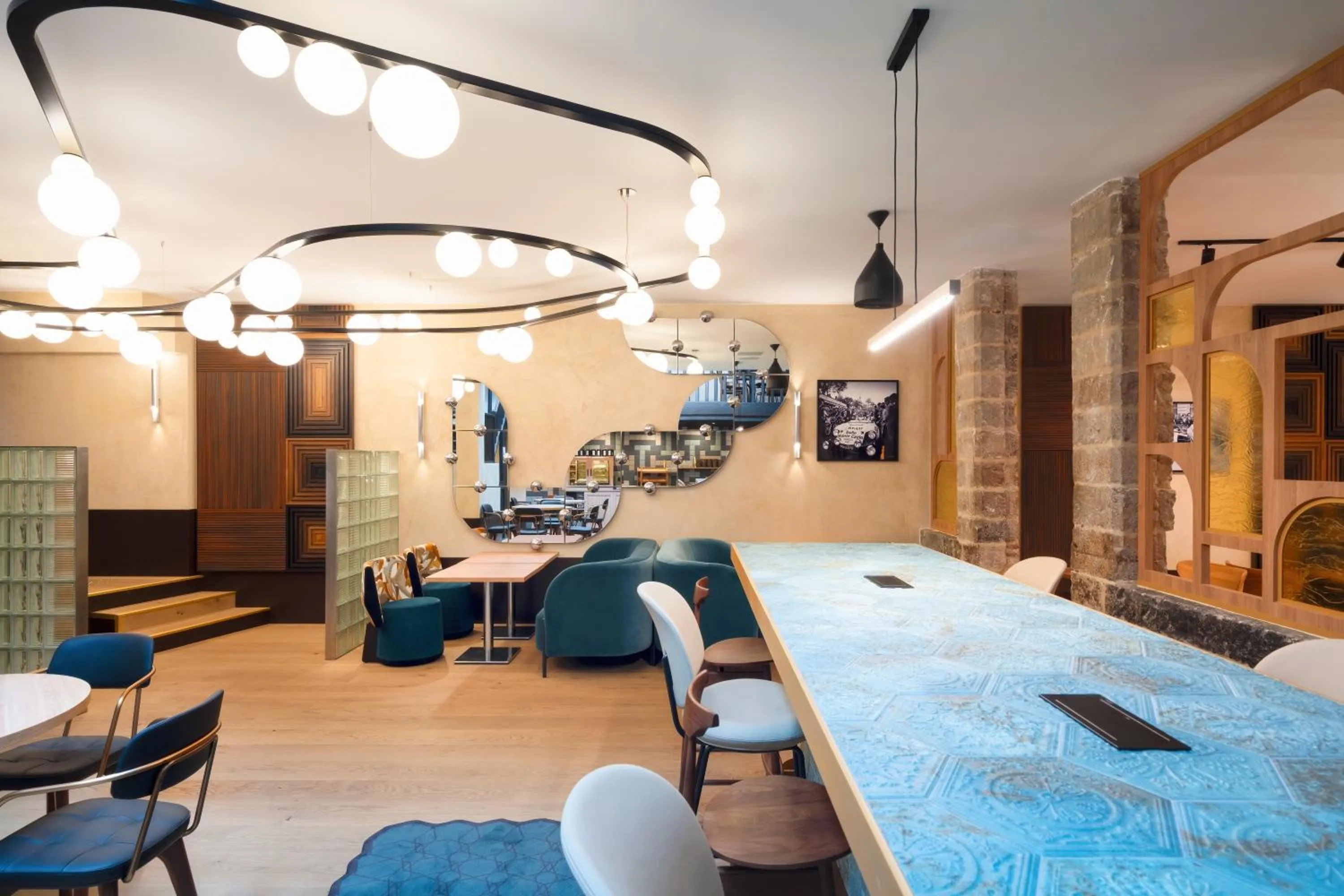 Property building, Bed in Hotel Maison Louise Lille Centre - Handwritten Collection