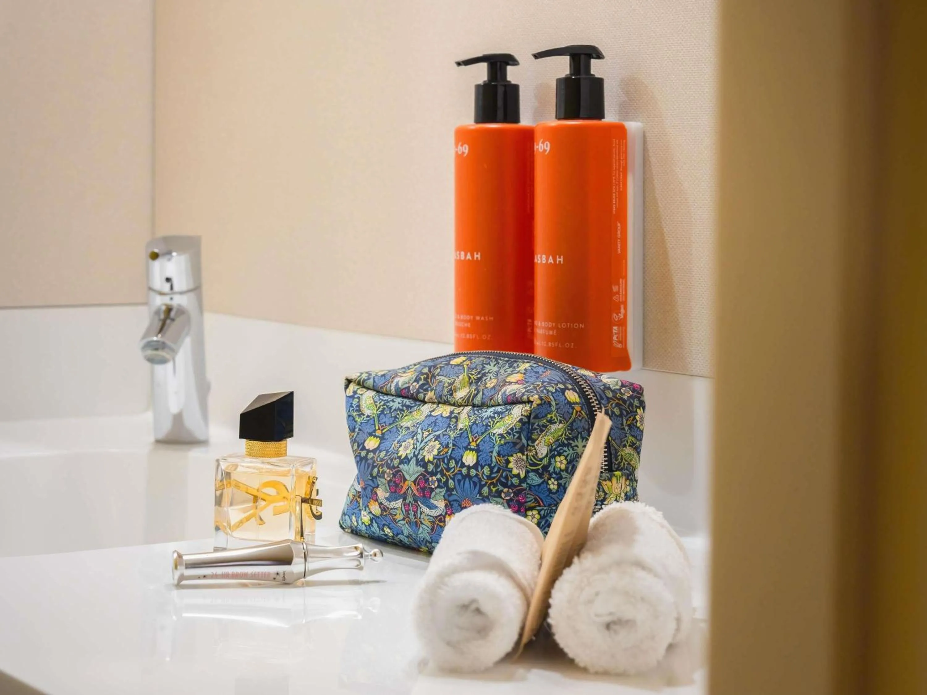 Bedroom in Hotel Maison Louise Lille Centre - Handwritten Collection