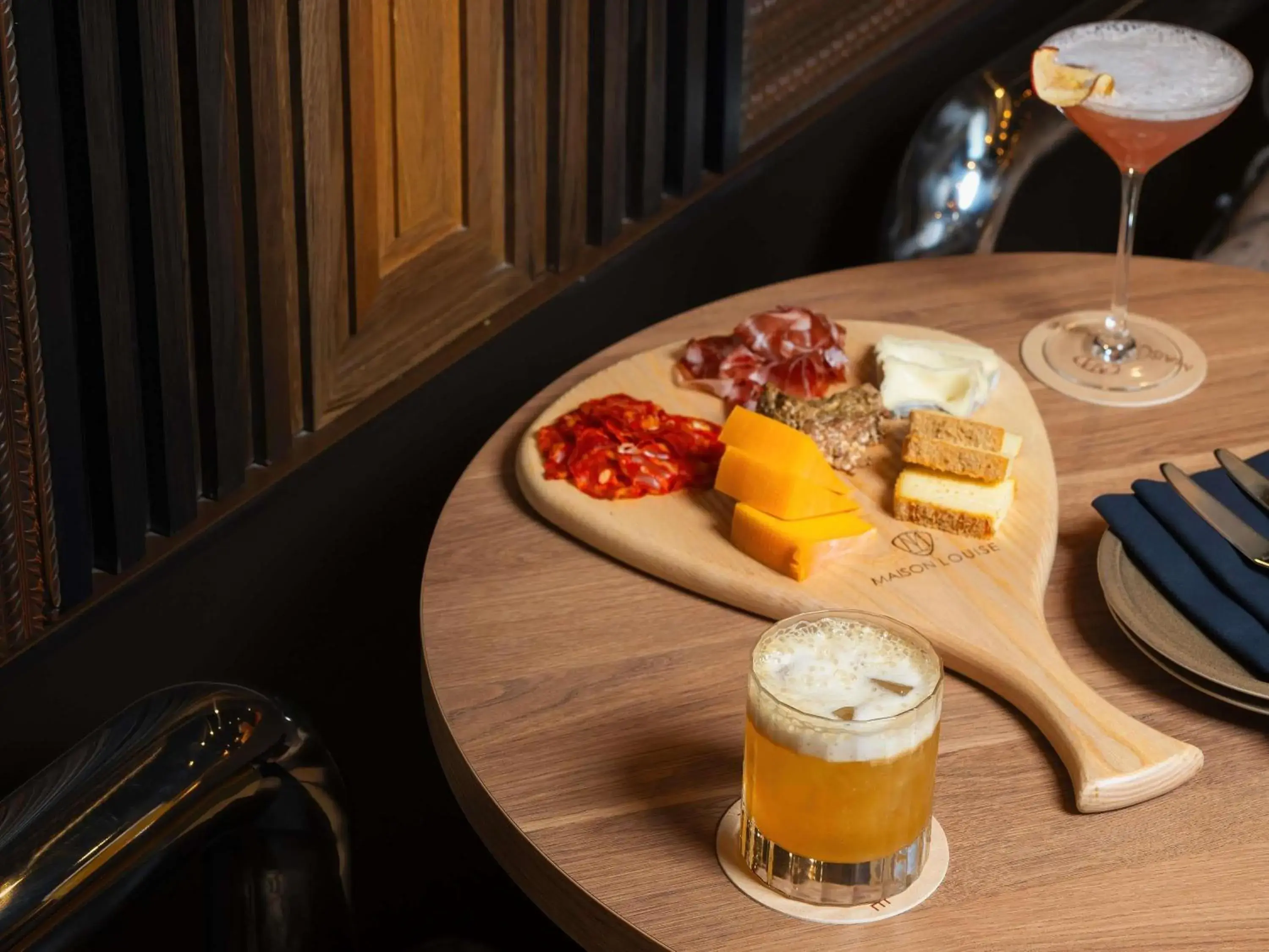 Lounge or bar in Hotel Maison Louise Lille Centre - Handwritten Collection Lounge or bar in Hotel Maison Louise Lille Centre - Handwritten Collection