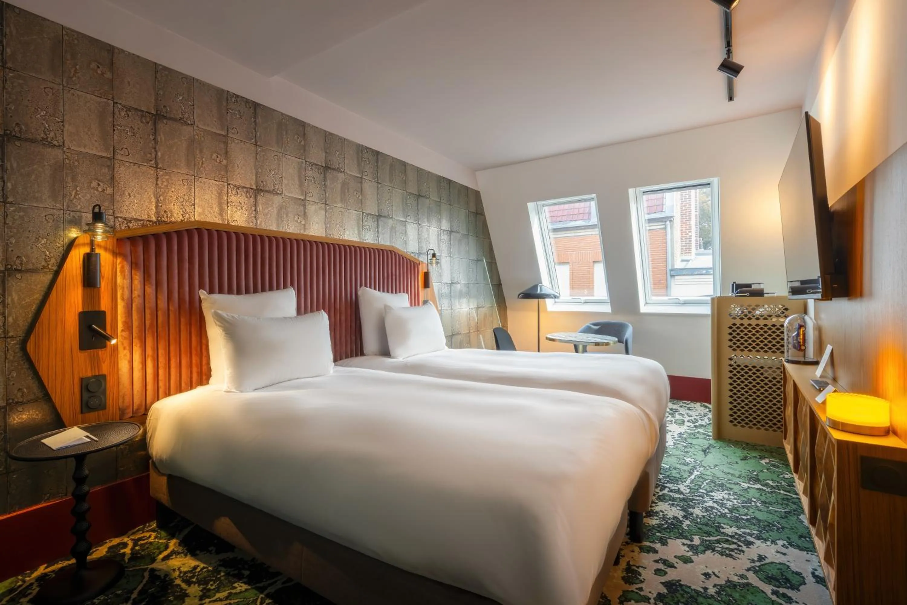 Bed in Hotel Maison Louise Lille Centre - Handwritten Collection