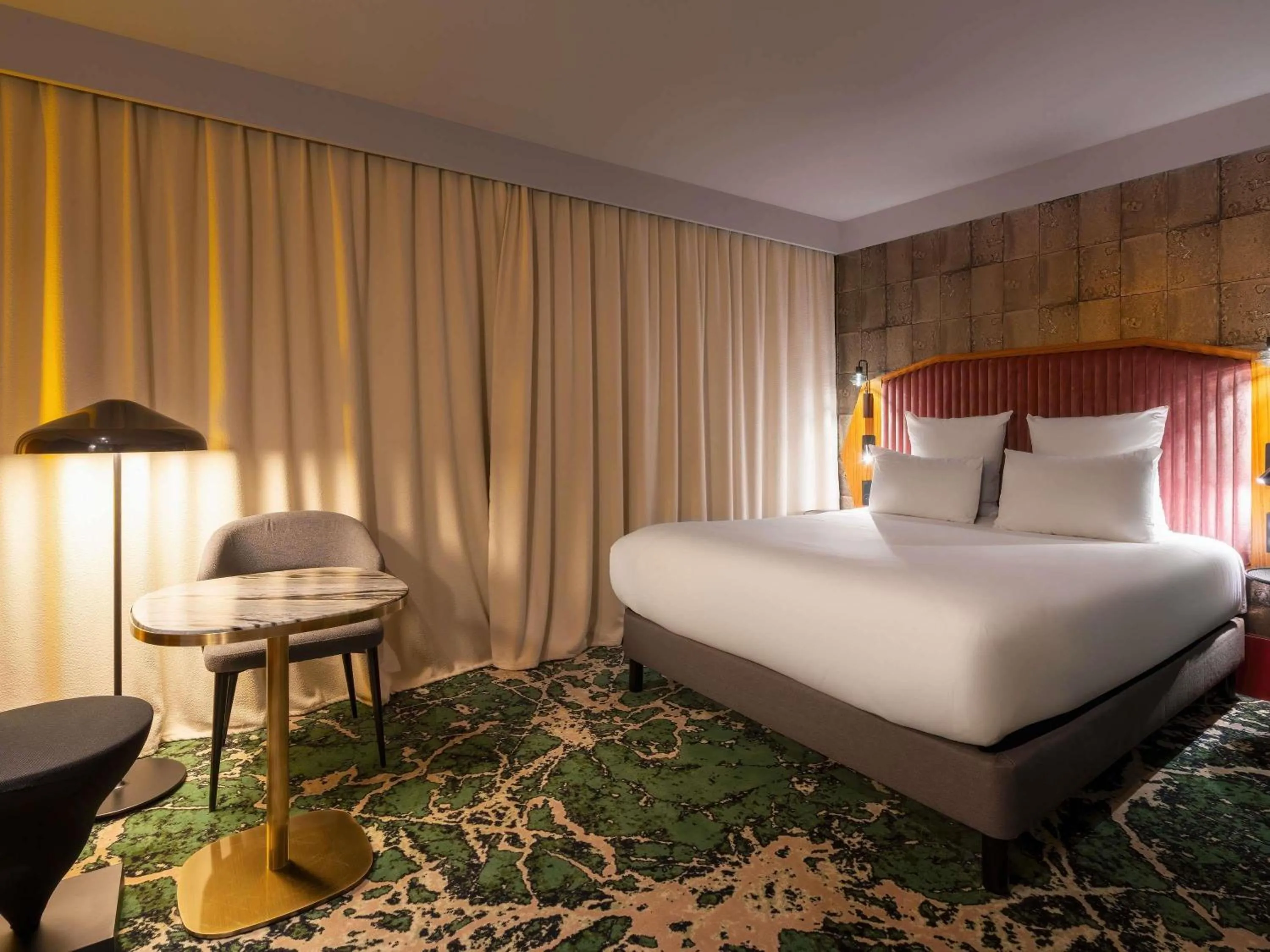 Bedroom, Bed in Hotel Maison Louise Lille Centre - Handwritten Collection