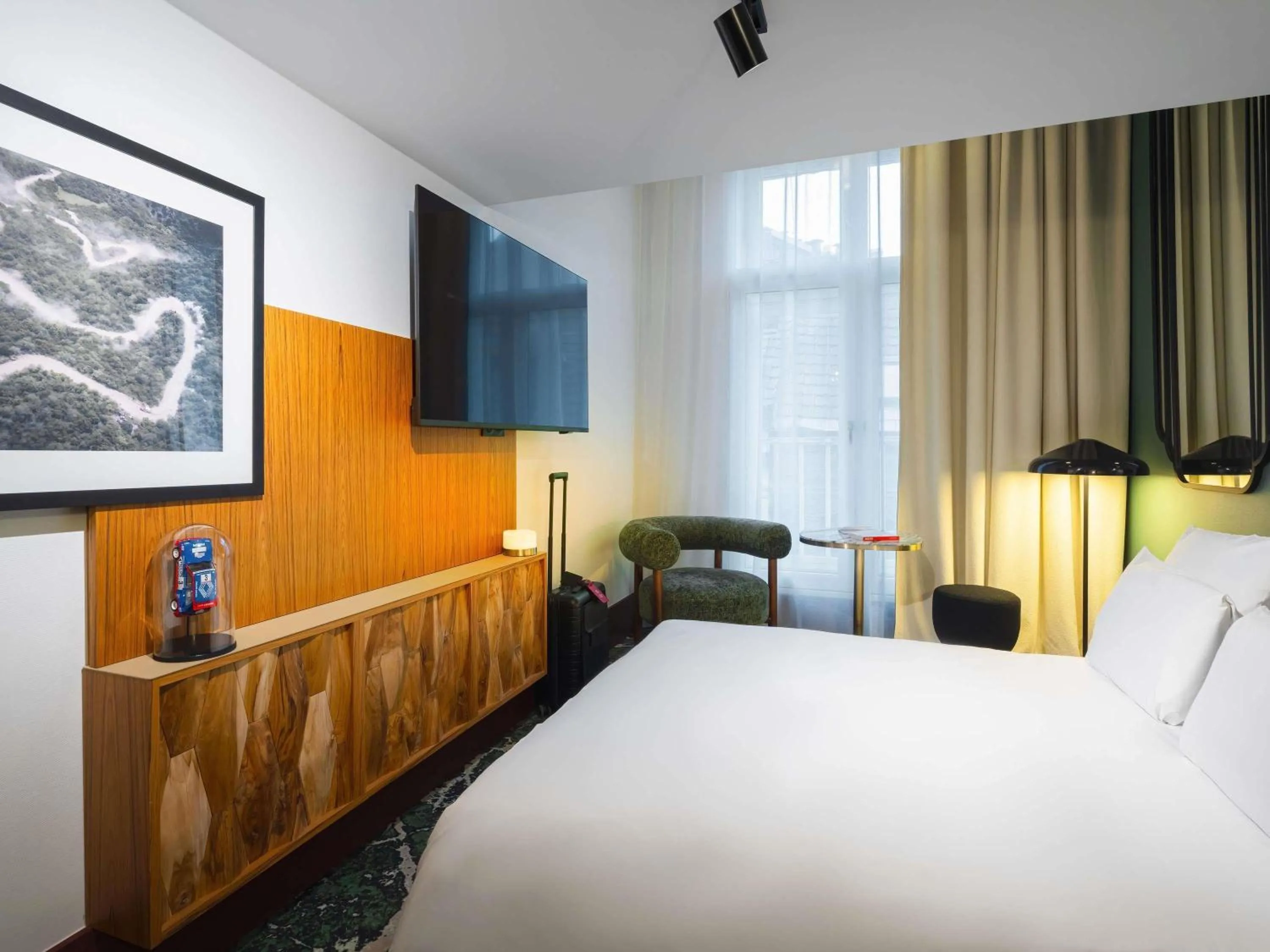 Bedroom, Bed in Hotel Maison Louise Lille Centre - Handwritten Collection