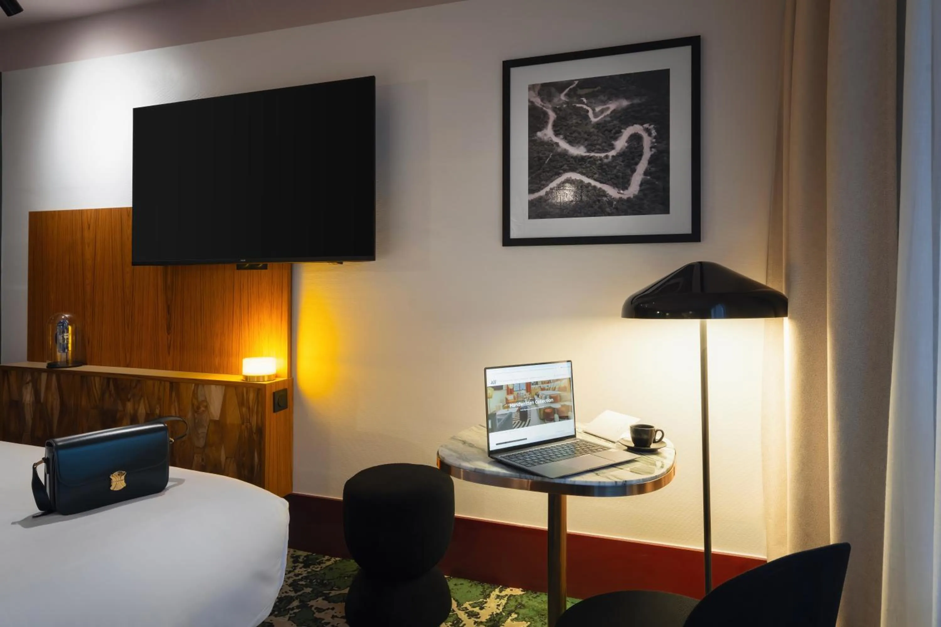 TV and multimedia, Bed in Mercure Lille Centre Vieux Lille