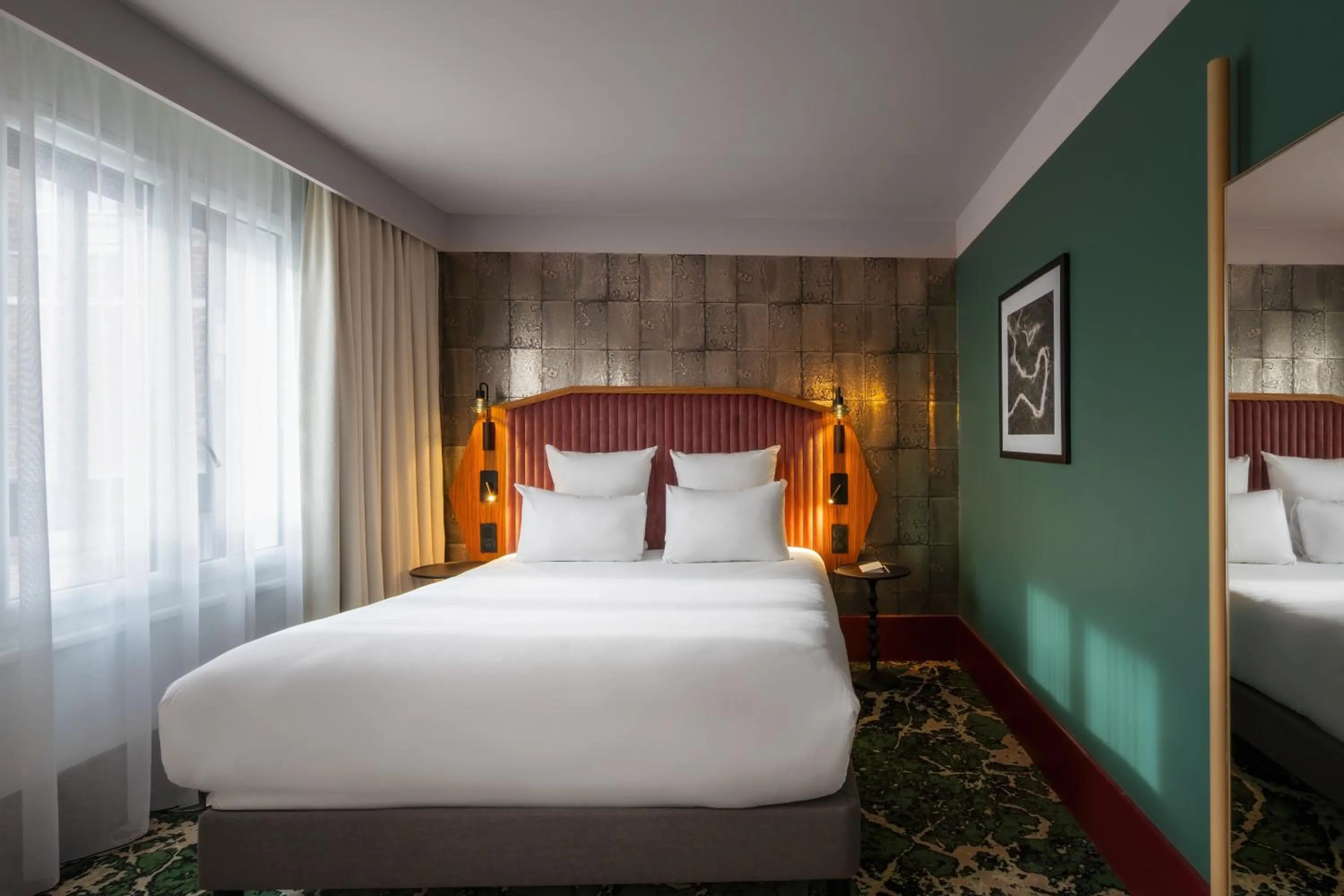 Bed in Hotel Maison Louise Lille Centre - Handwritten Collection