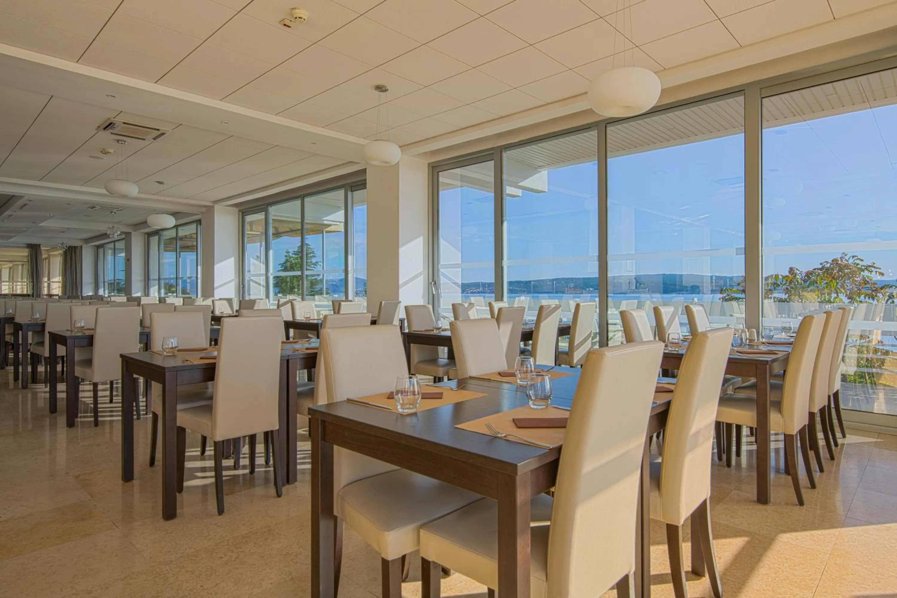 Restaurant/places to eat in Paviljoni Omorika