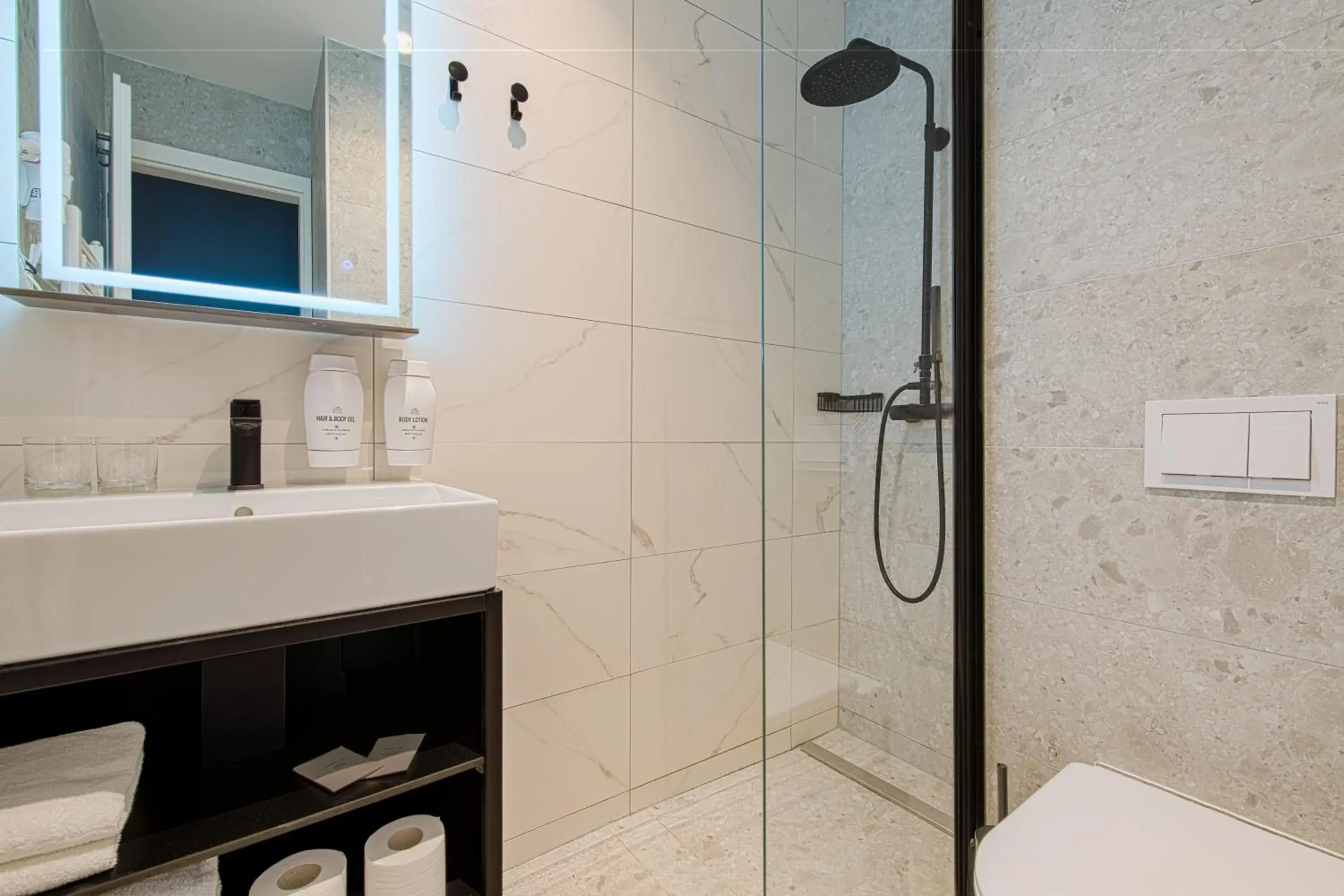 Double room with 2 Extra pull-out Beds, Sea Side View and Balcony in Paviljoni Omorika Double room with 2 Extra pull-out Beds, Sea Side View and Balcony in Paviljoni Omorika