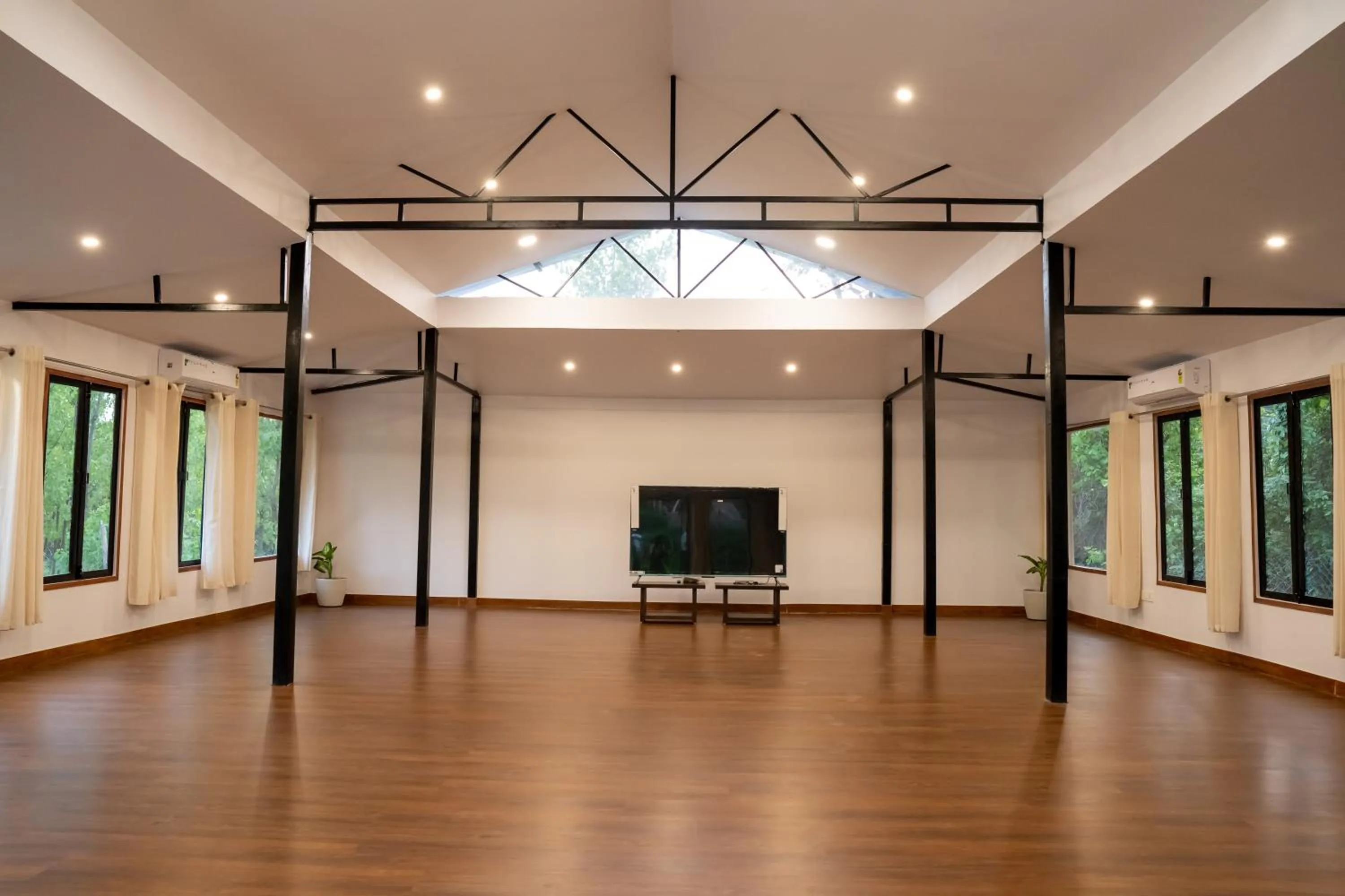 TV and multimedia in Dev Bhoomi Farms & Cottages