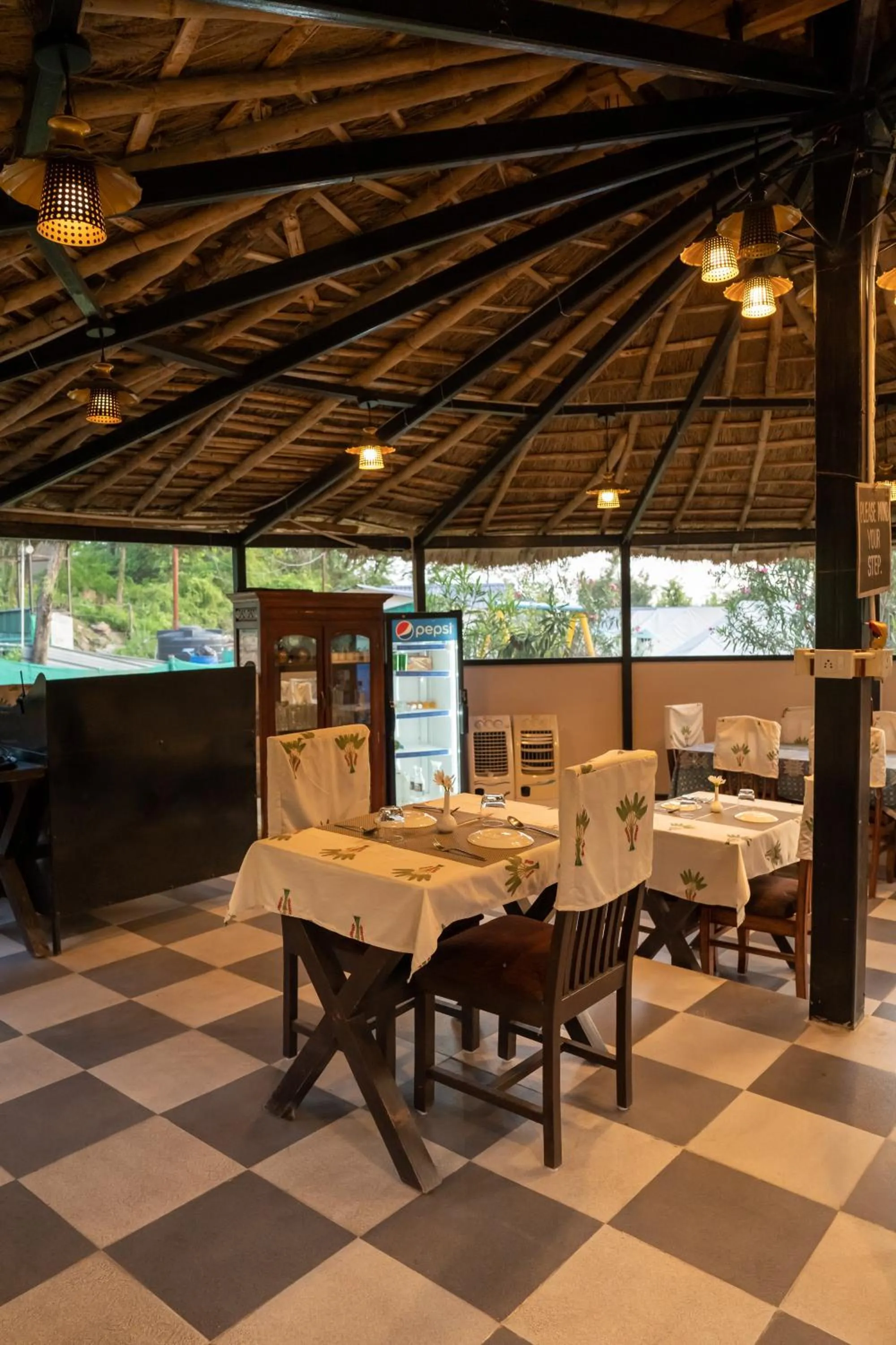 Restaurant/places to eat in Dev Bhoomi Farms & Cottages