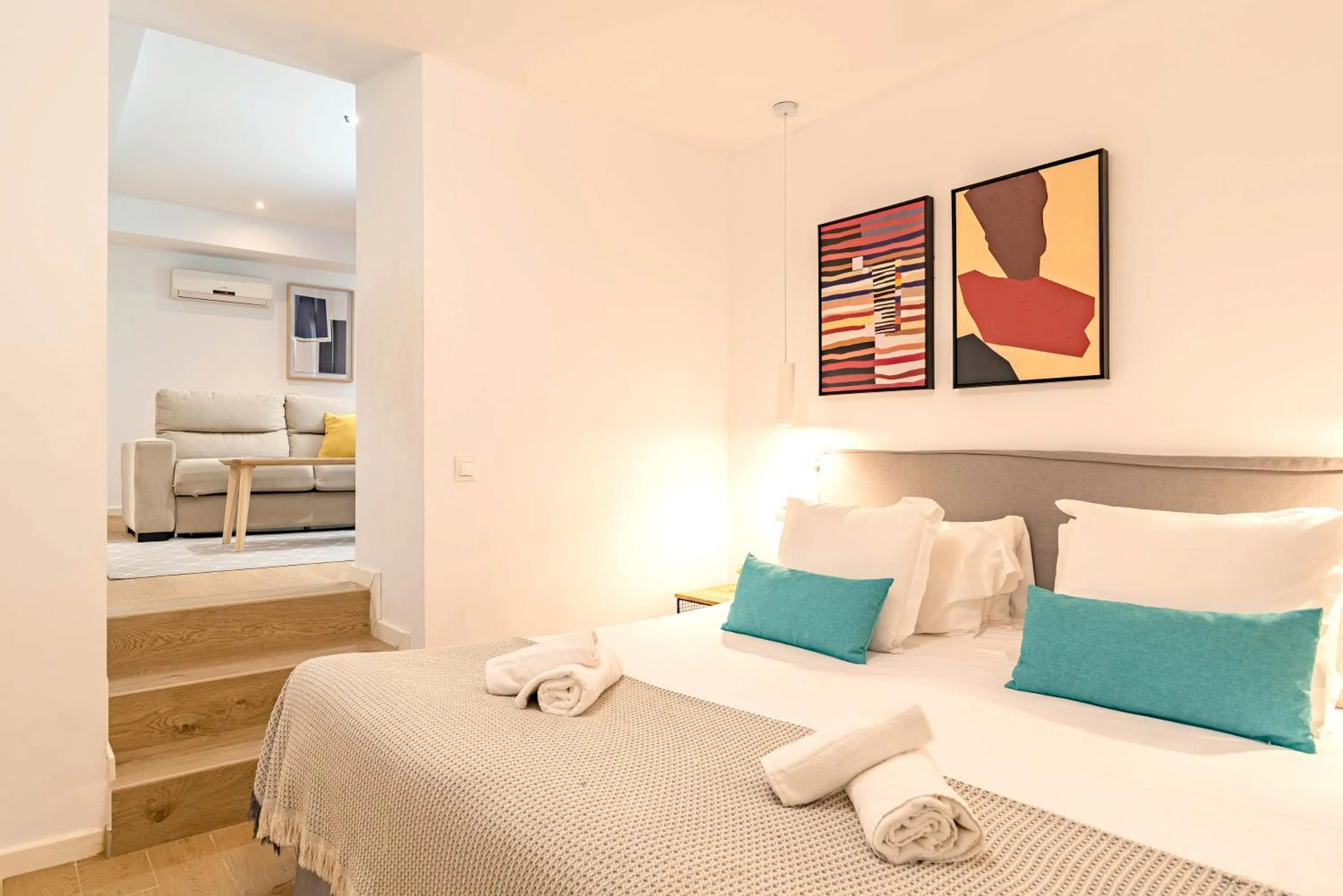 Bedroom, Bed in Feelathome Merced Apartments