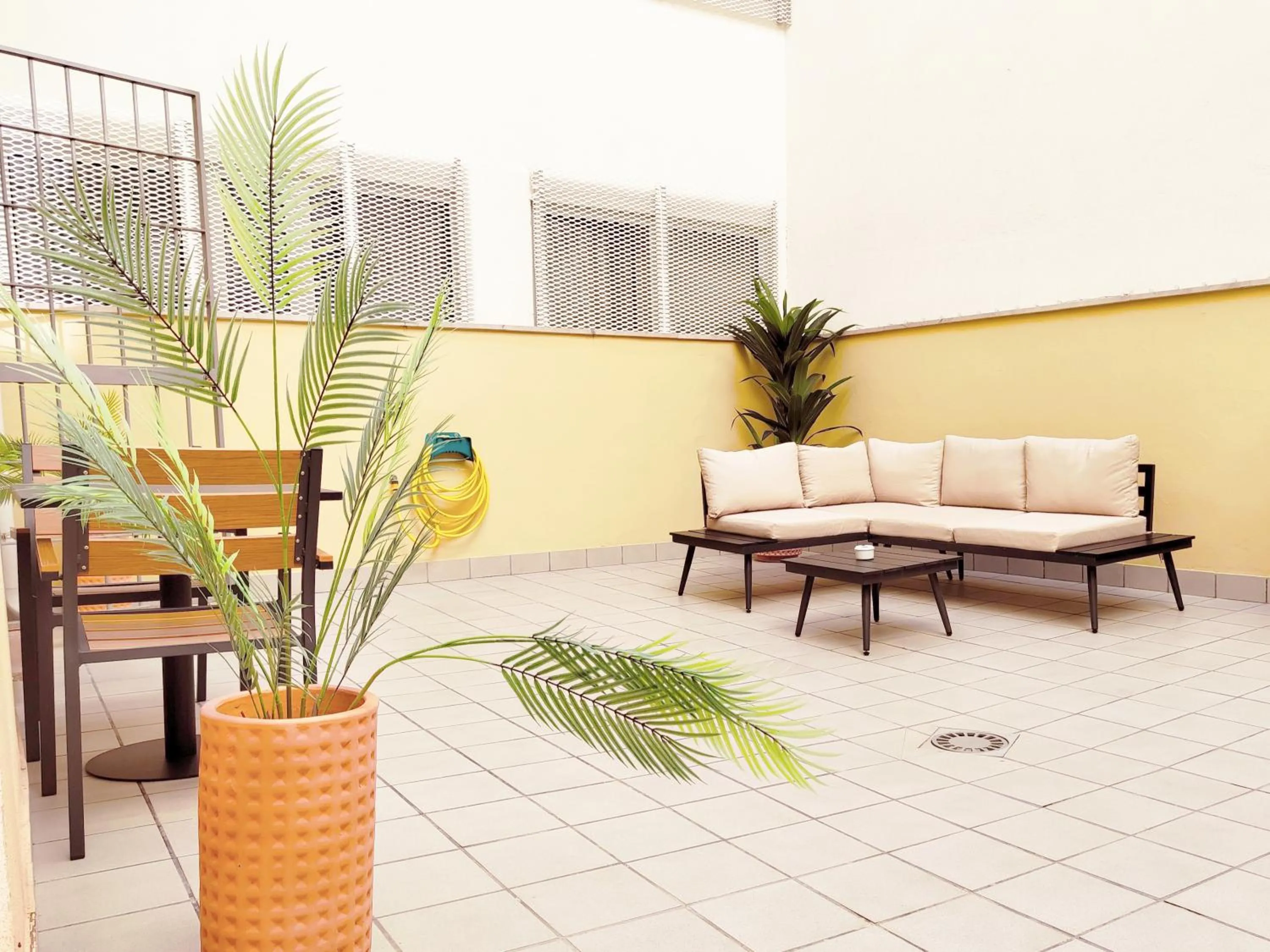 Patio in Feelathome Merced Apartments