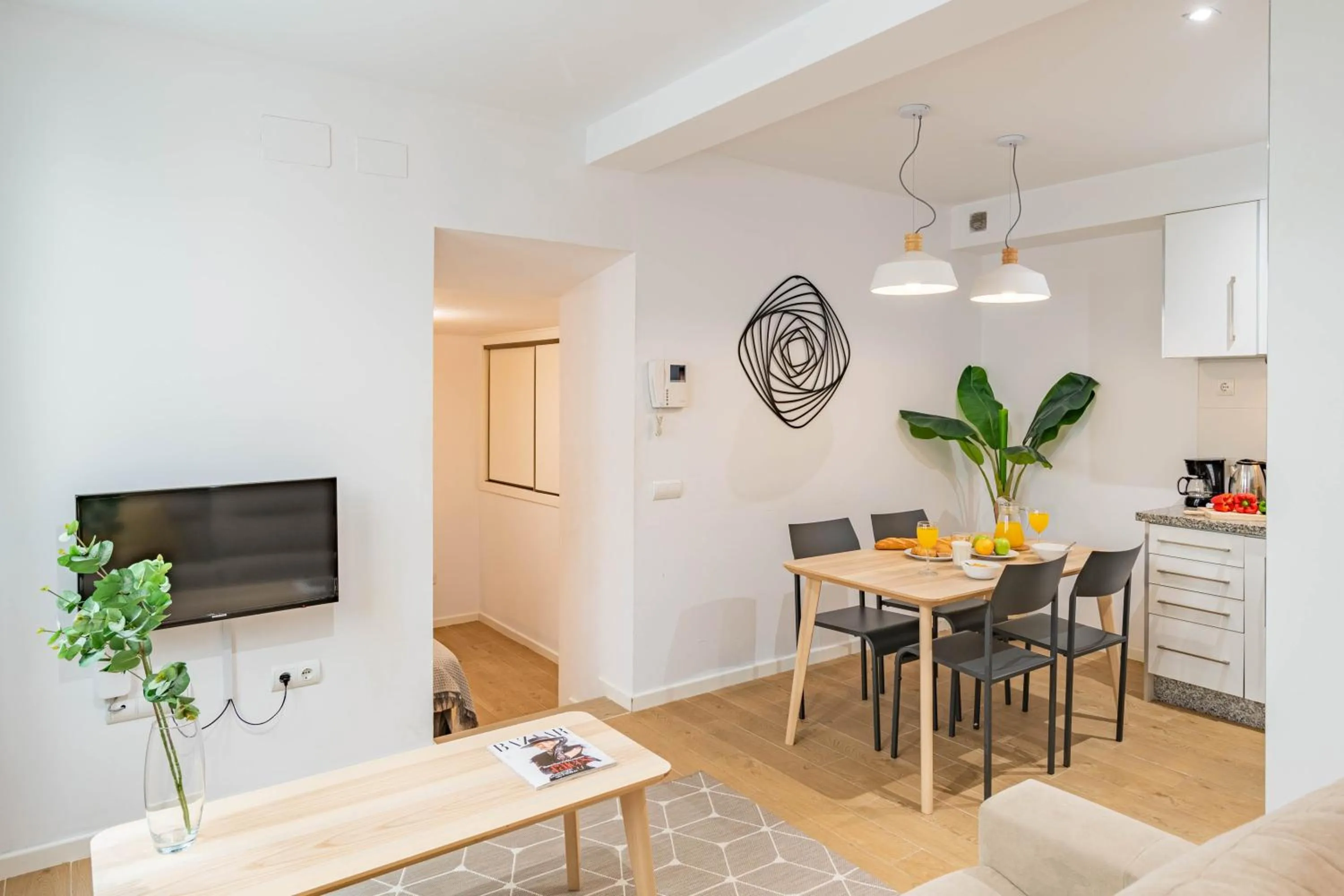 TV and multimedia in Feelathome Merced Apartments