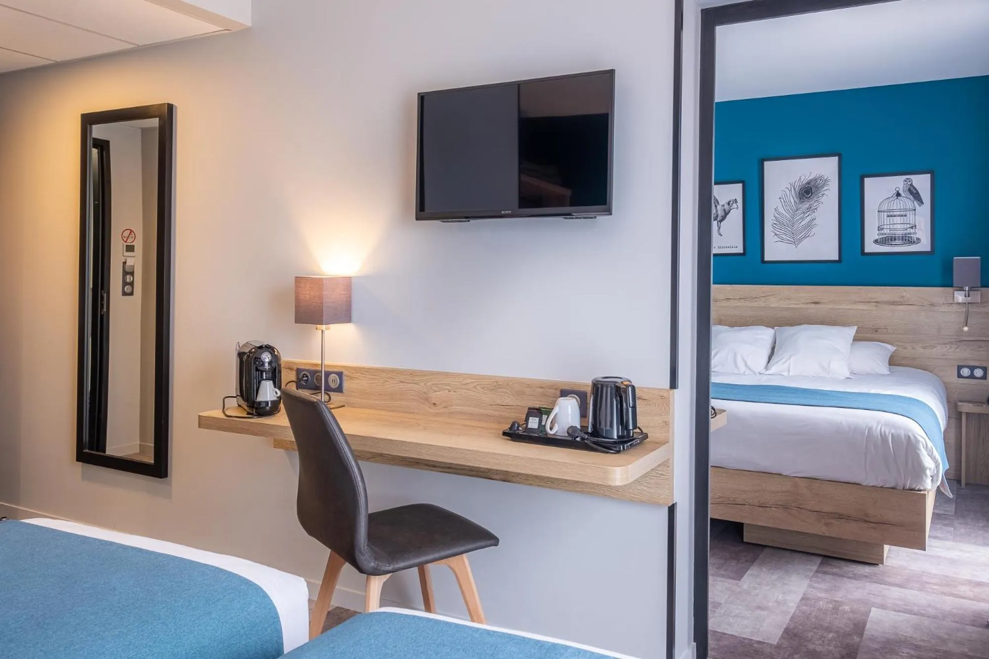 TV and multimedia, Bed in The Originals City, Ax Hotel, La Châtaigneraie