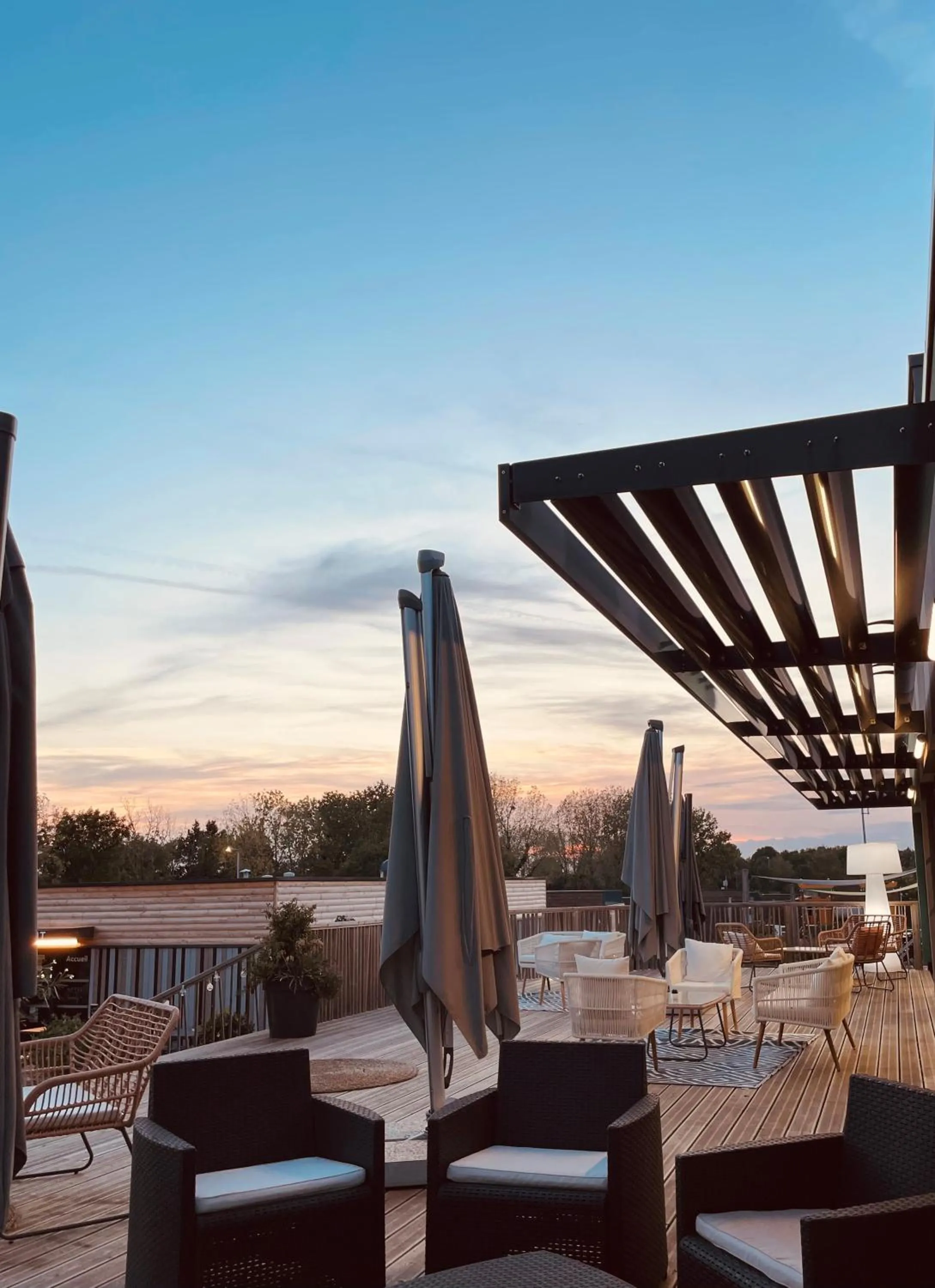 Patio in The Originals City, Ax Hotel, La Châtaigneraie
