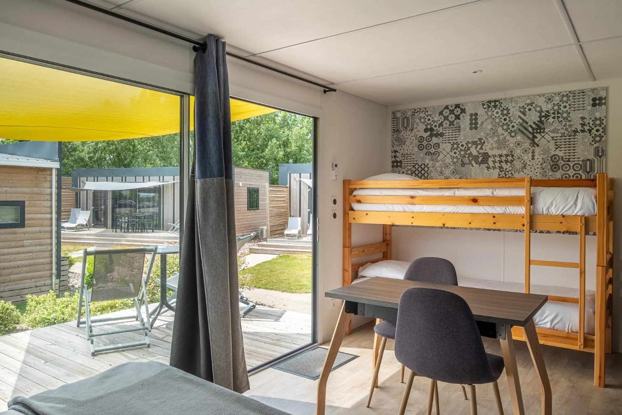 Patio in The Originals City, Ax Hotel, La Châtaigneraie