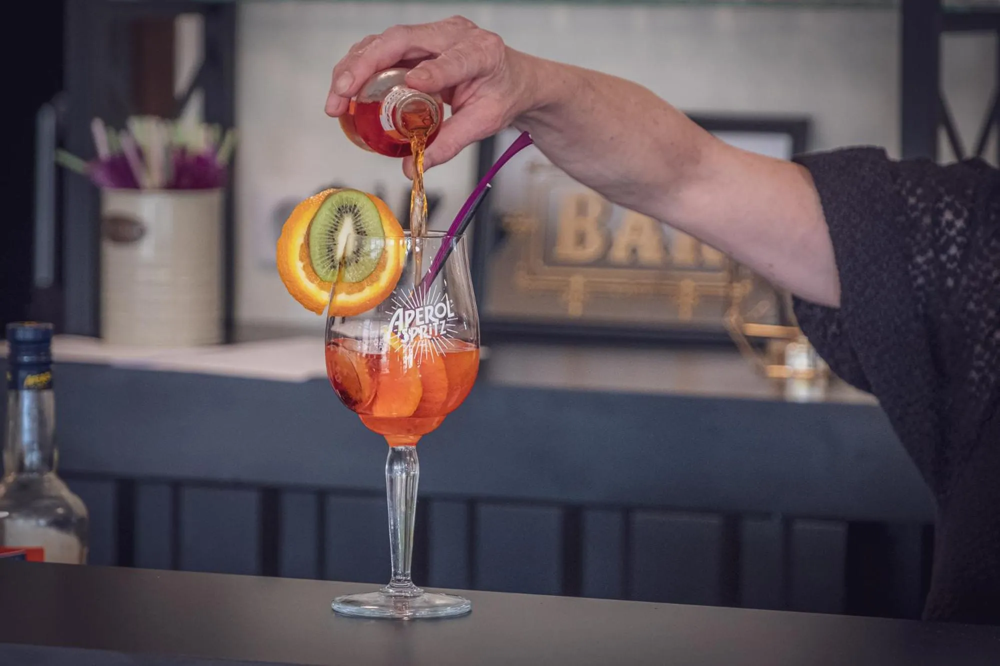 Drinks in The Originals City, Ax Hotel, La Châtaigneraie