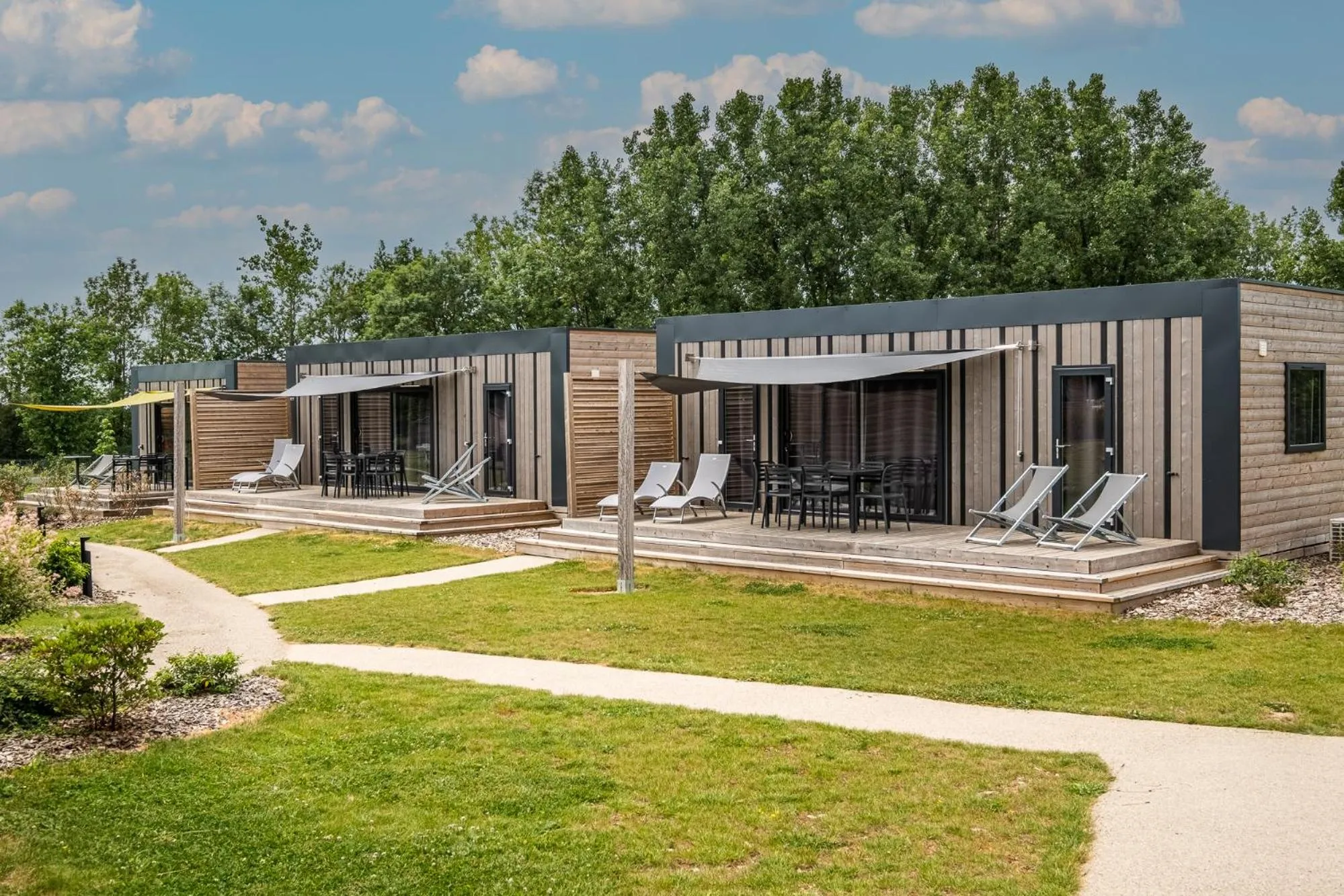 Patio in The Originals City, Ax Hotel, La Châtaigneraie