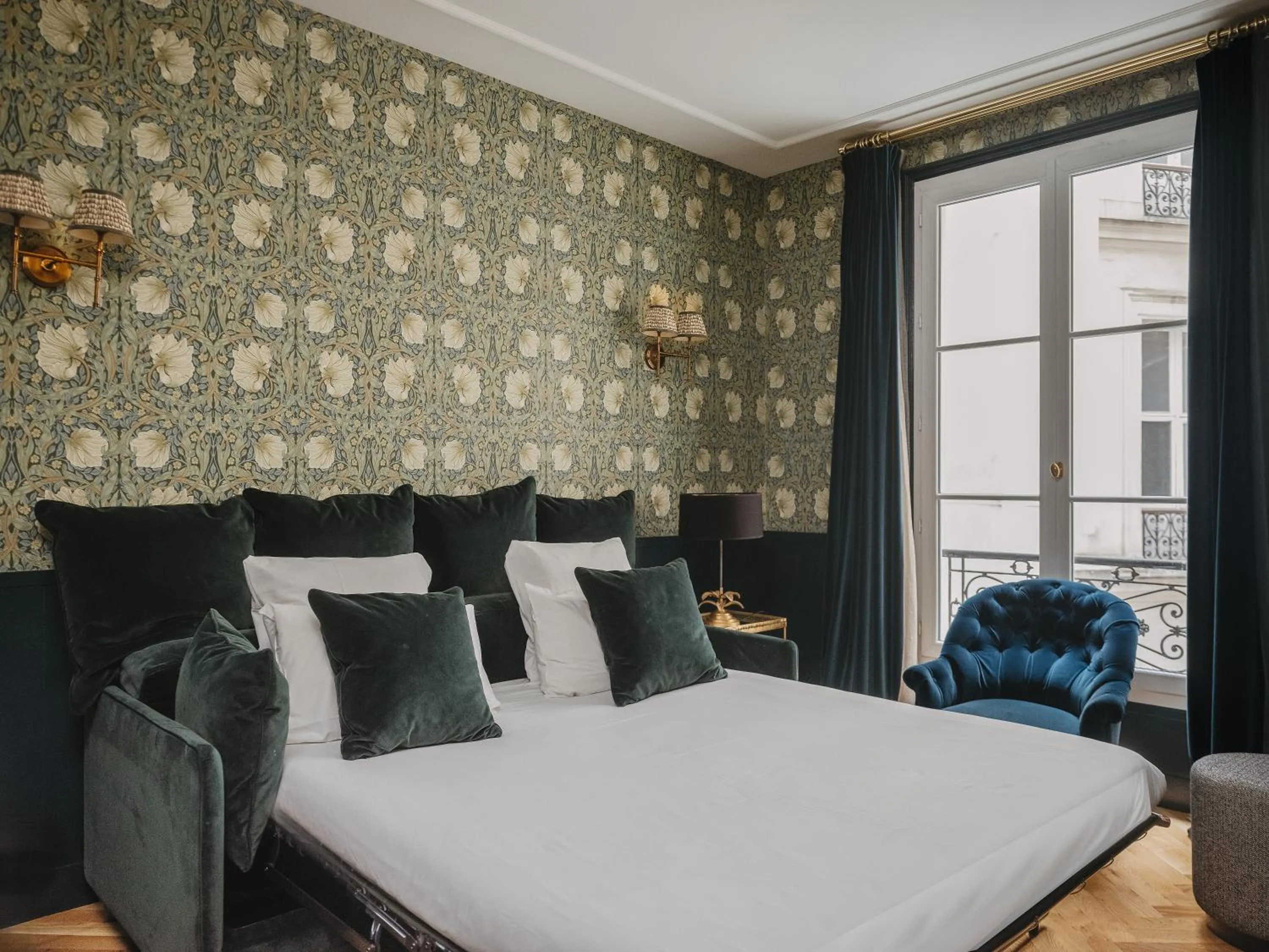 Bed in Hôtel Maison Malesherbes