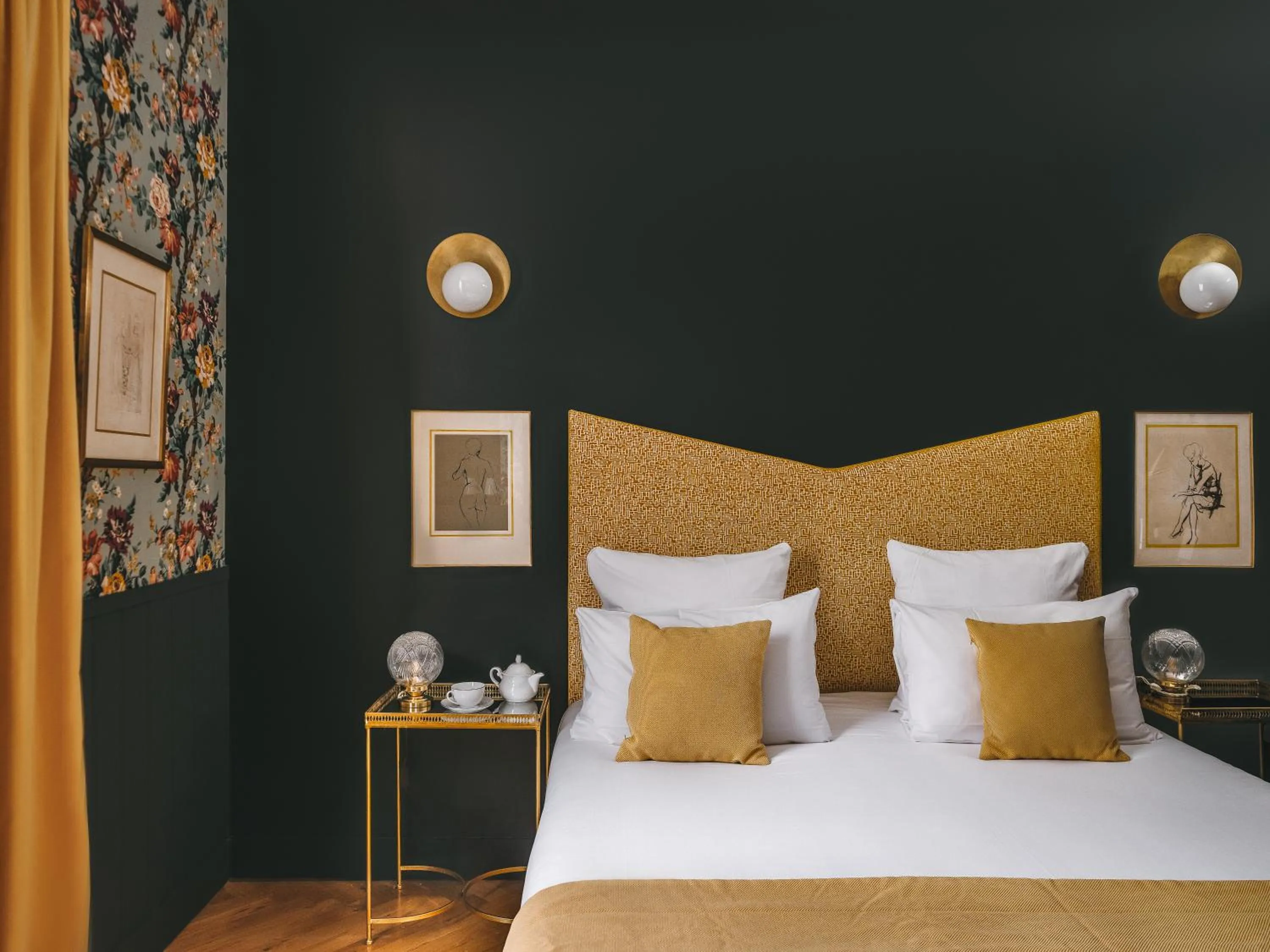 Bed in Hôtel Maison Malesherbes