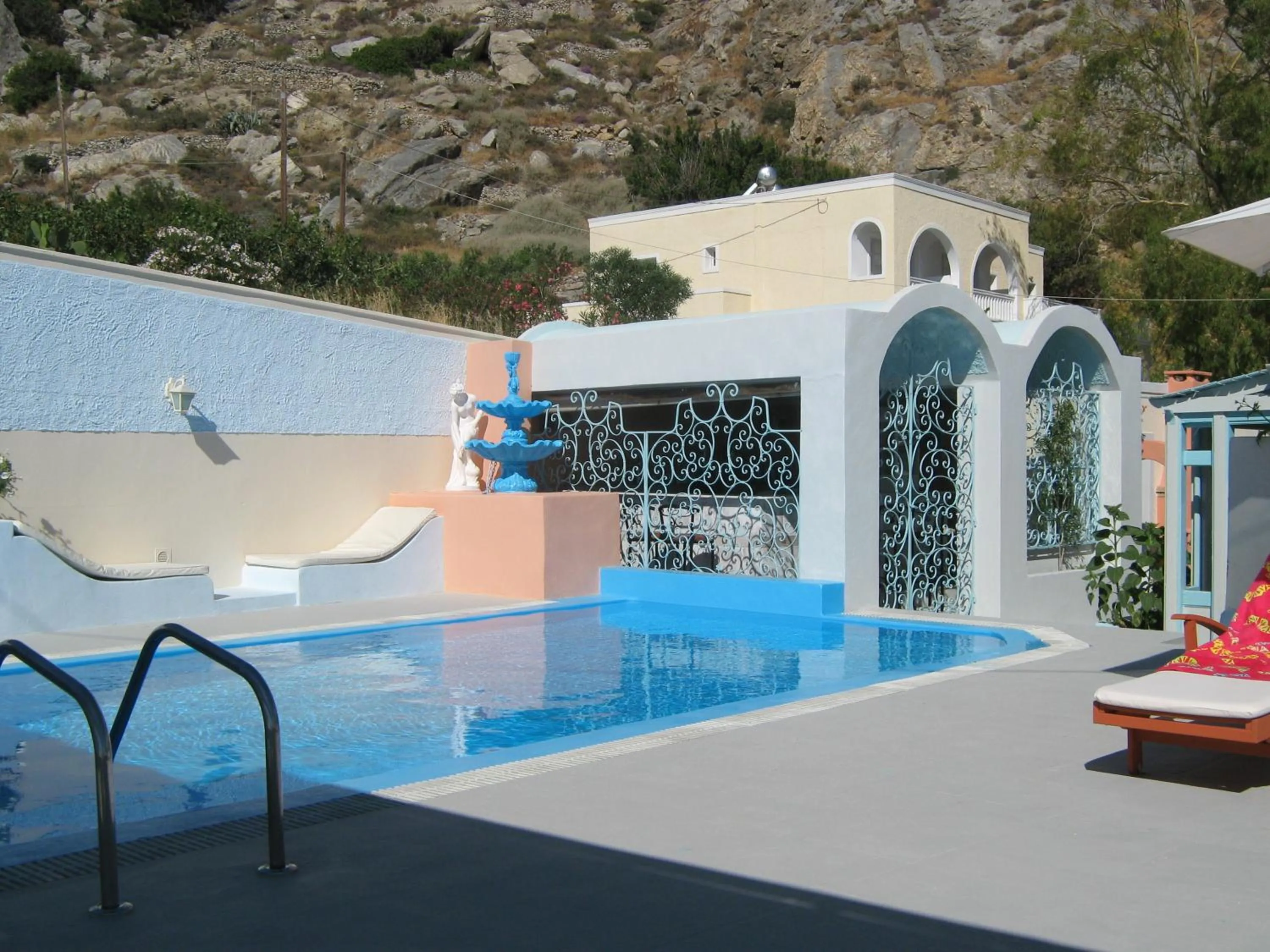 Swimming pool in Villa Anneta