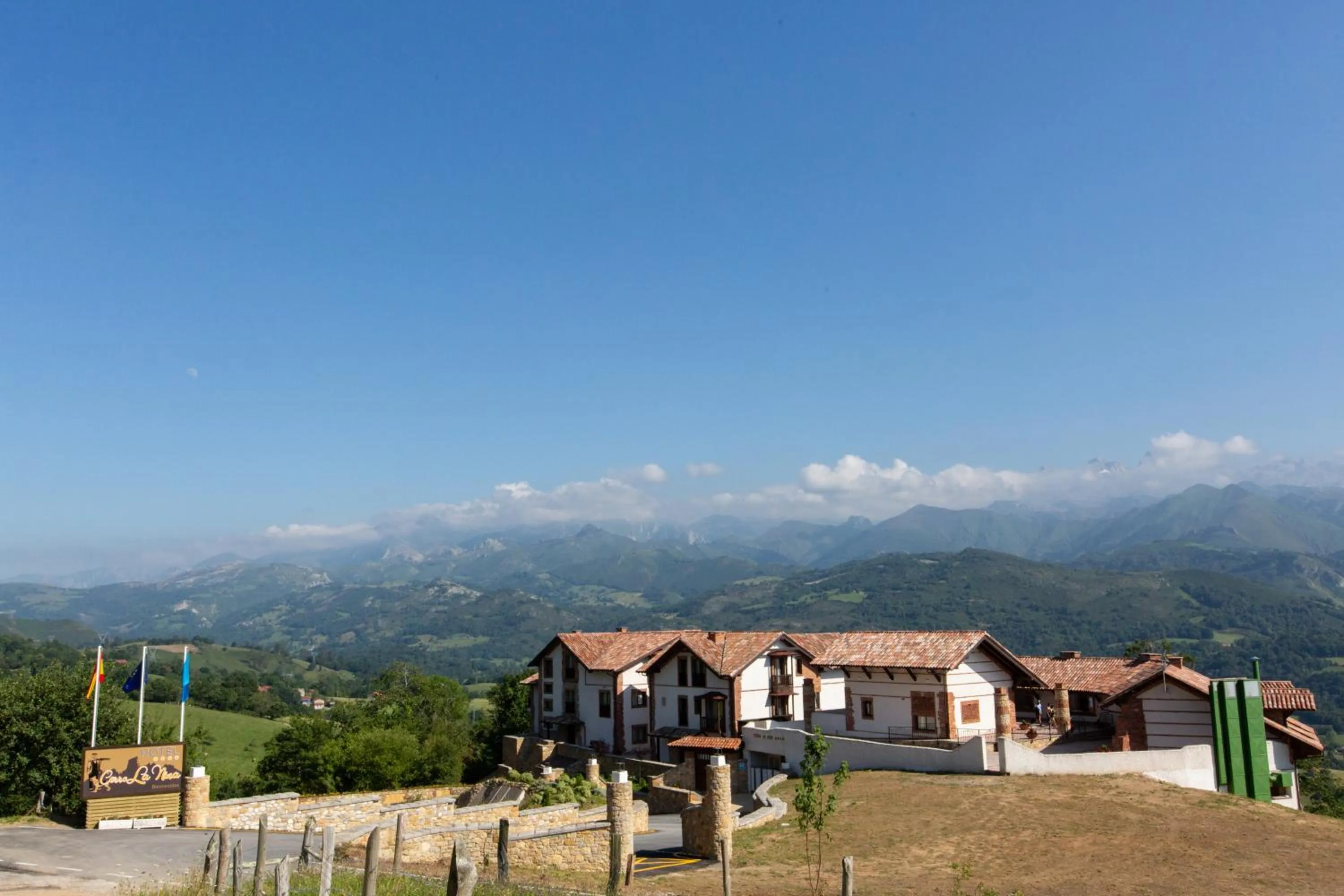 Property building in Hotel Cerro La Nina