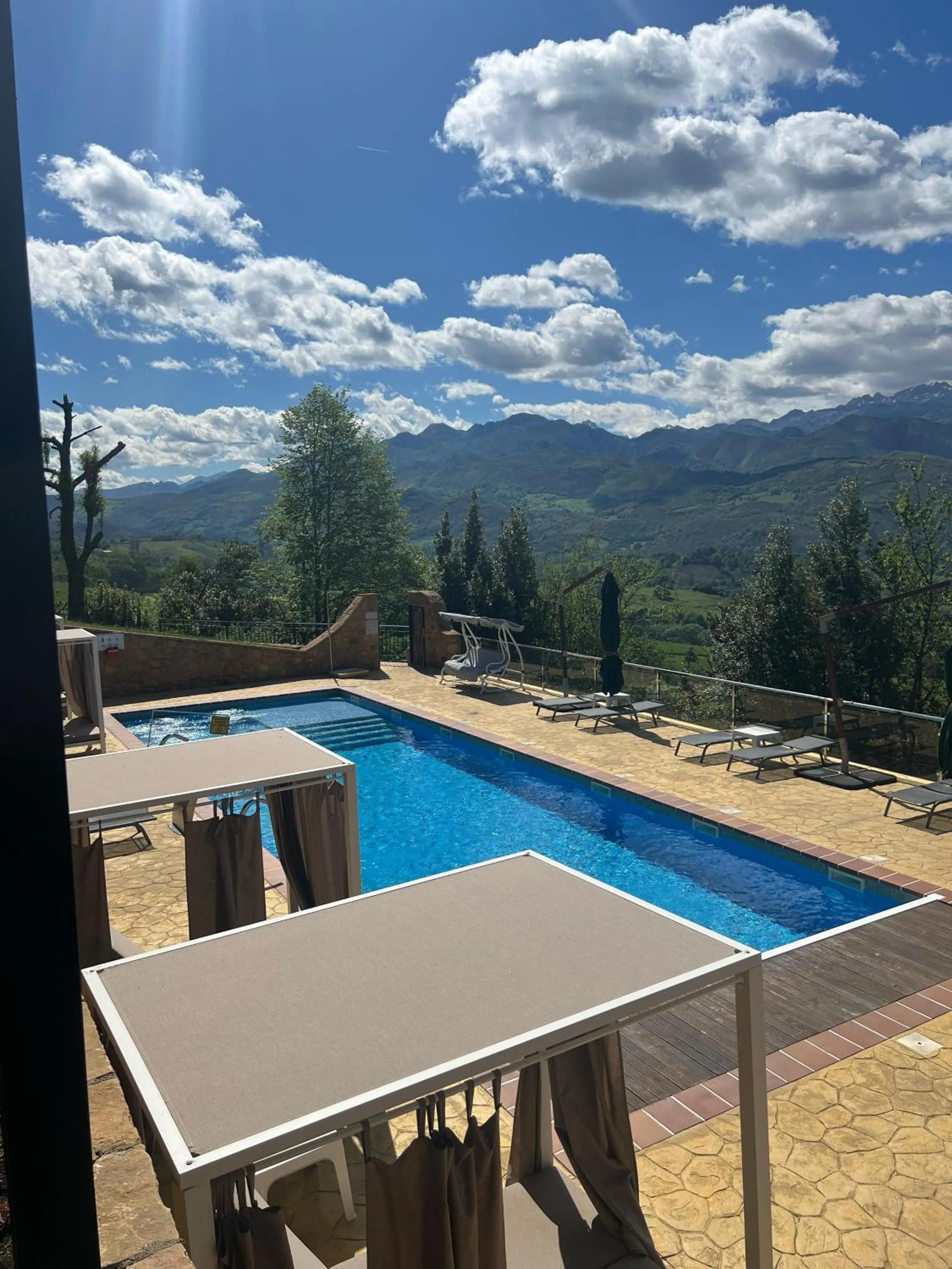 Swimming pool in Hotel Cerro La Nina
