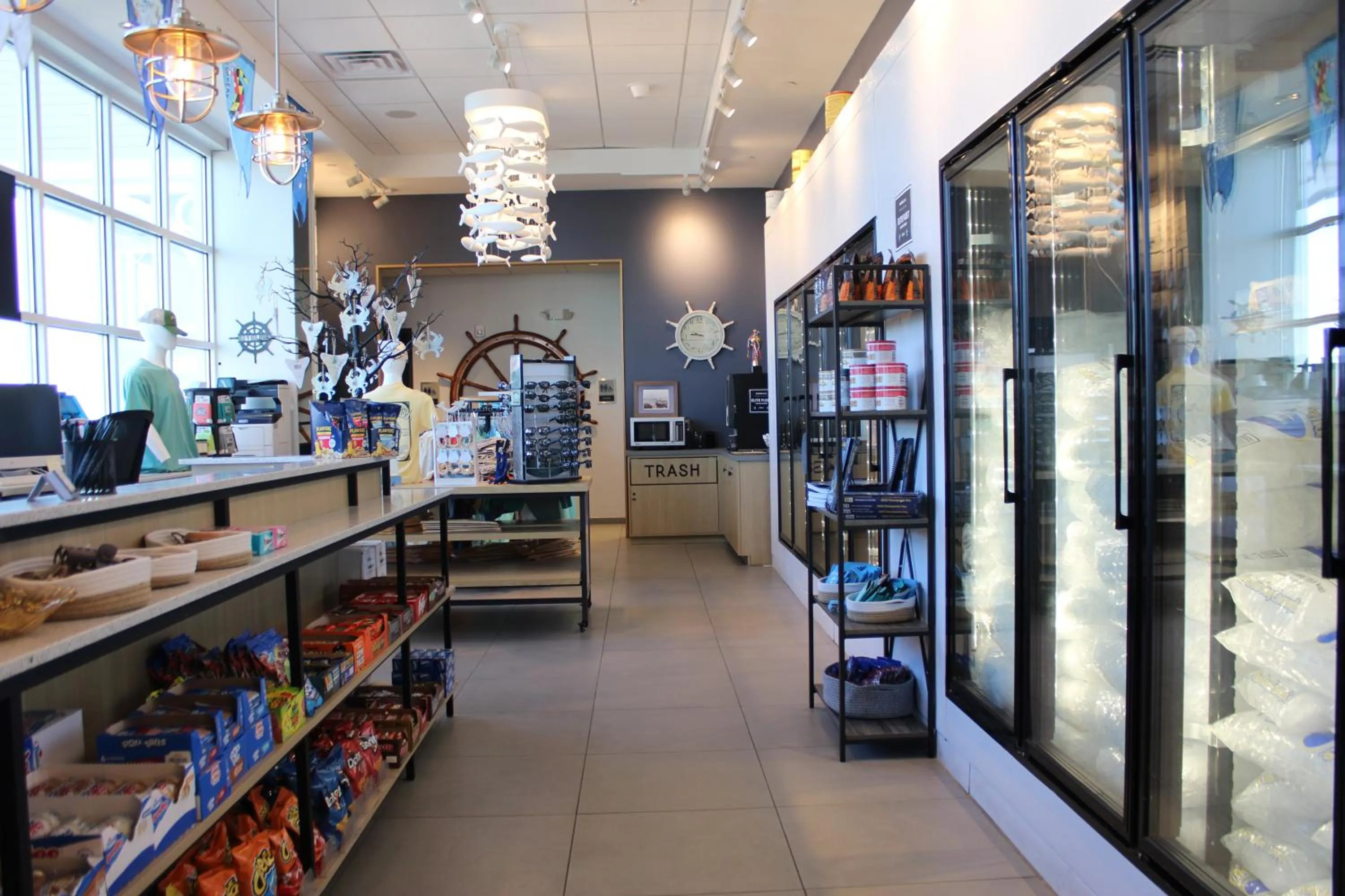 On-site shops in Rod 'N' Reel Resort