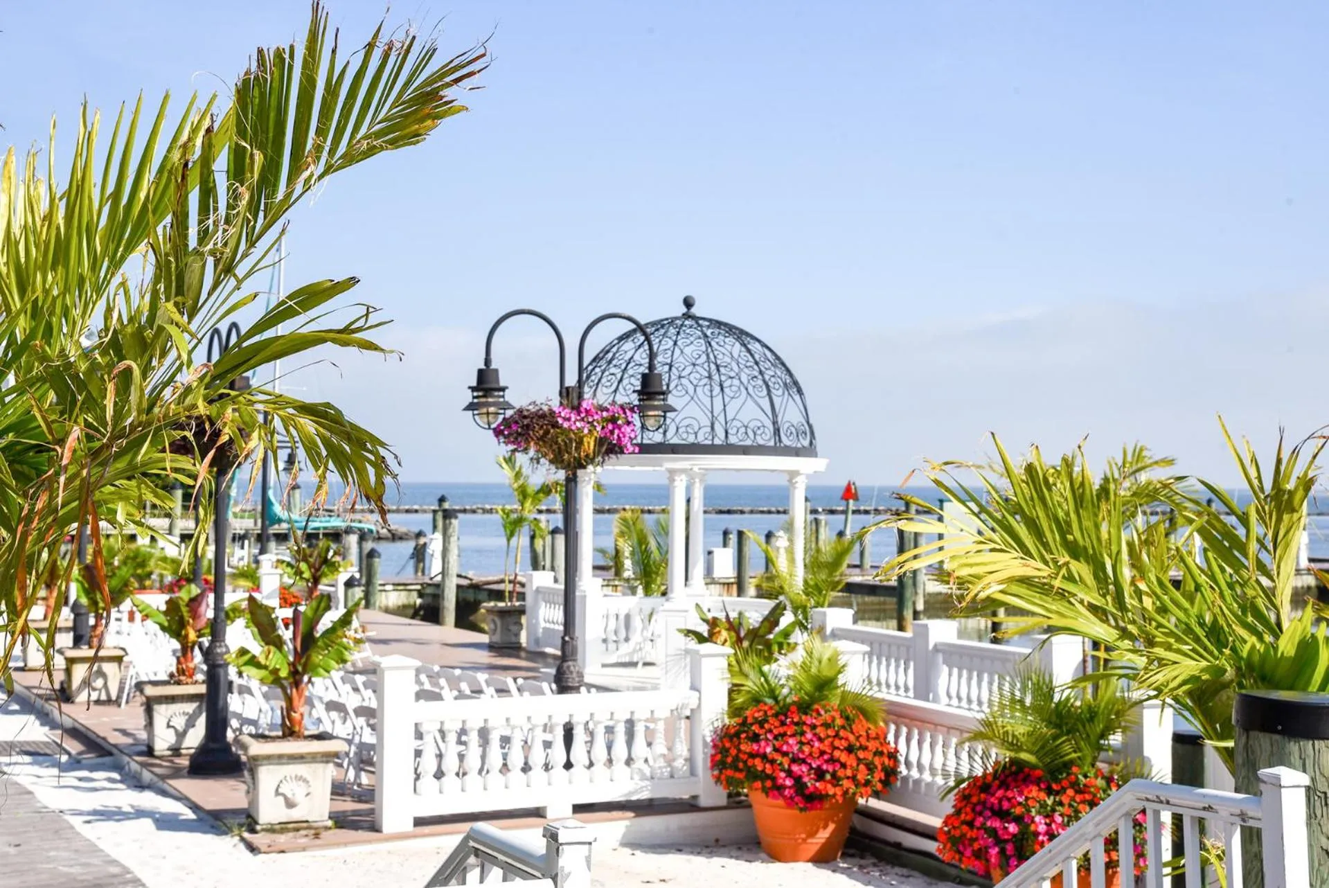 wedding in Rod 'N' Reel Resort