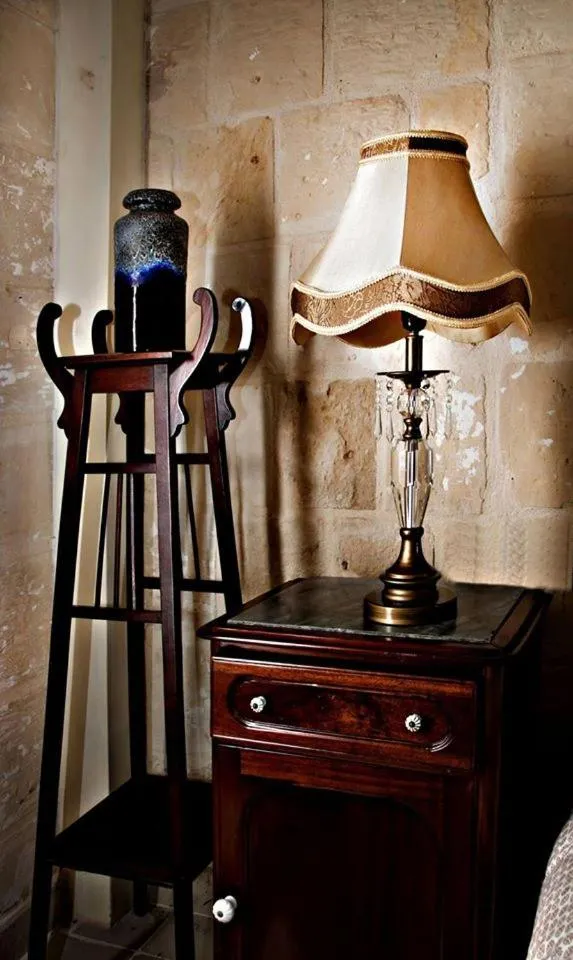 Decorative detail in Luciano Al Porto Boutique